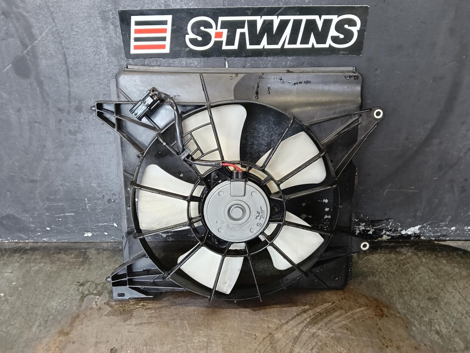 Used auto part listing image: 2012 HONDA ACCORD FAN RADIATOR FAN, 2.4, 8TH GEN, EURO (VIN JHMCU), 06/08-12/15 0000391877
