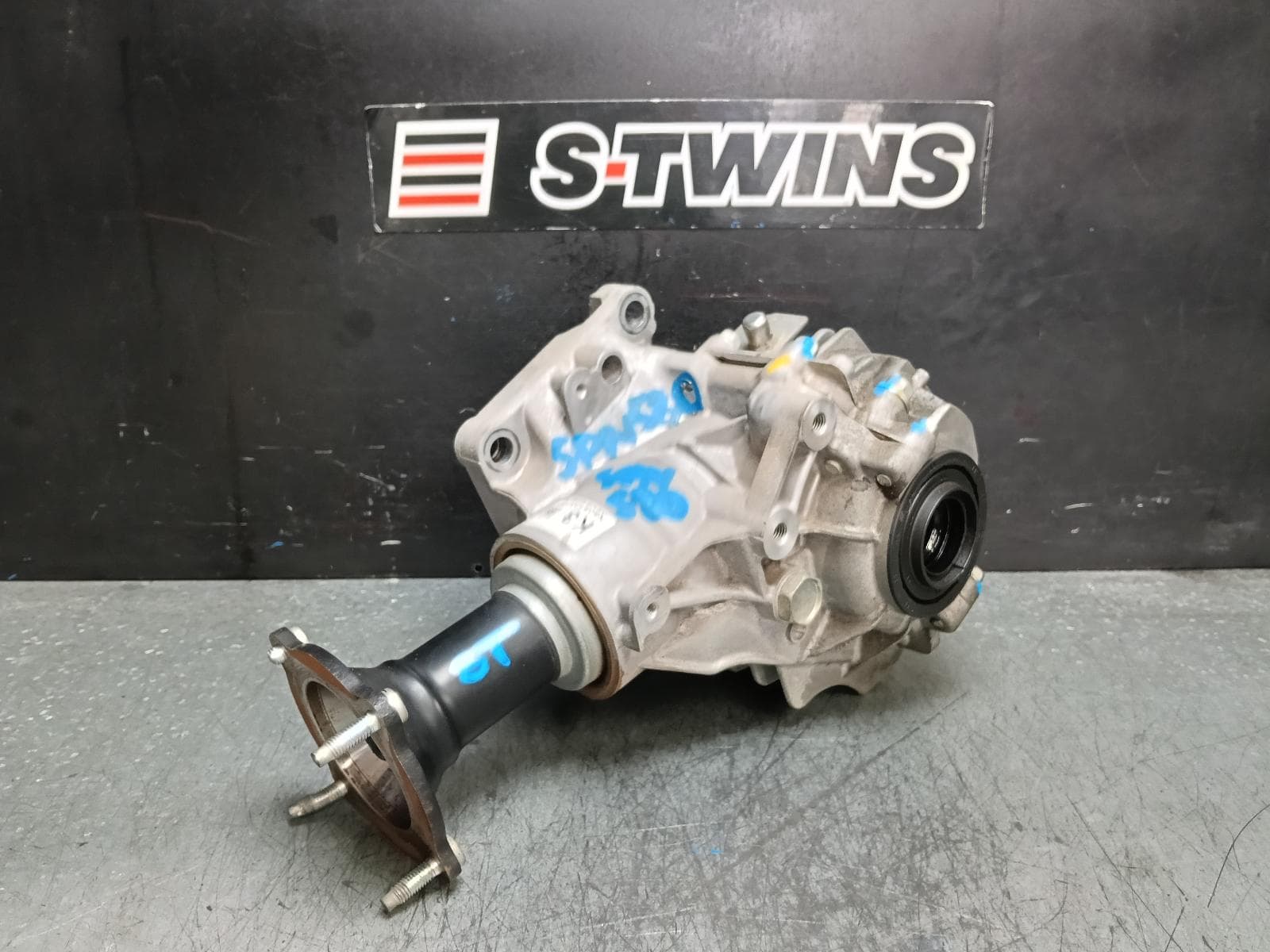 Used auto part listing image: 2018 MAZDA CX5 TRANSFER CASE KF, AUTO T/M, 2.2/2.5, 02/17-03/26 0000392686