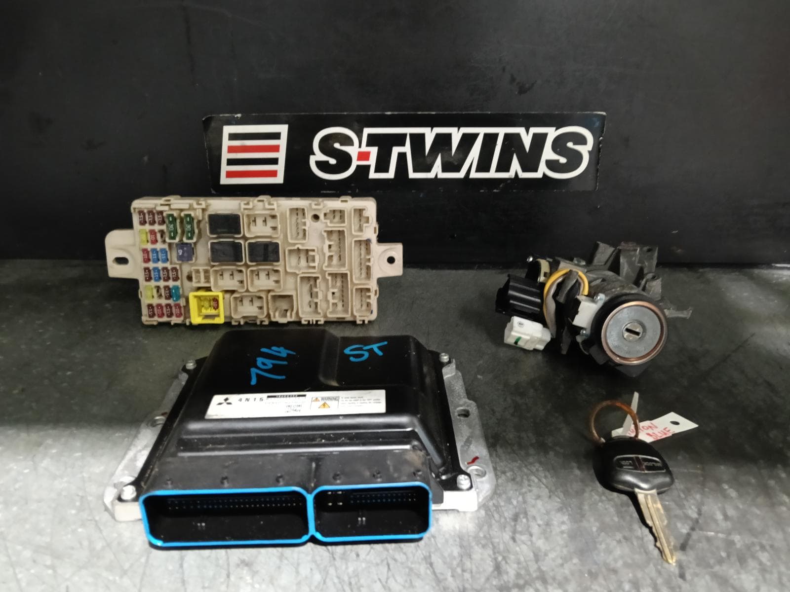 Used auto part listing image: 2015 MITSUBISHI TRITON ENGINE ECU, 2.4, DIESEL, 4N15, MANUAL T/M, P/N 1860C393, SEC SET (ECU/IMM/READER/KEY), MQ, 03/15-10/18 0000407489