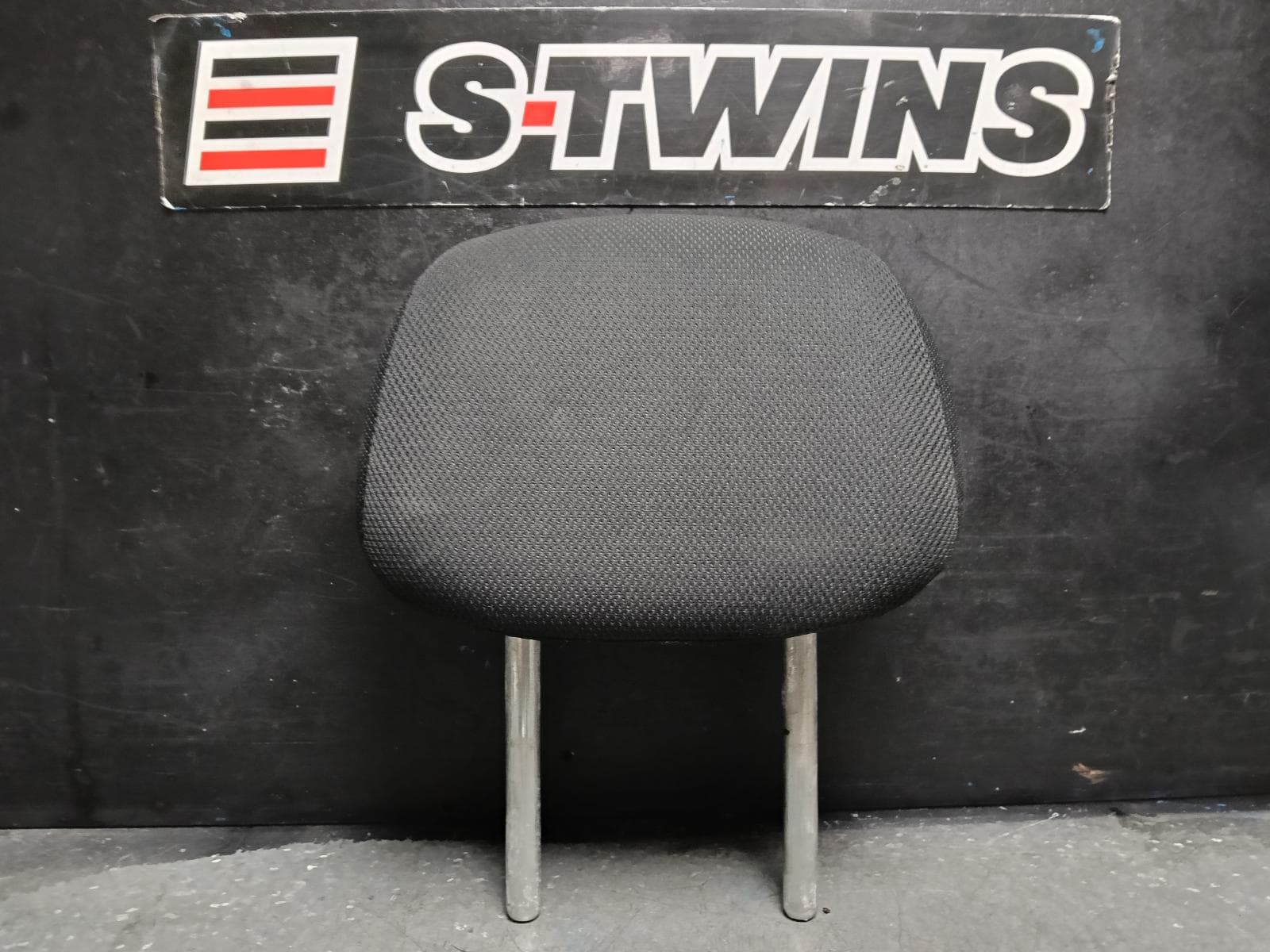 Used auto part listing image: 2015 MITSUBISHI TRITON HEADREST CENTRE REAR, CLOTH, BLACK, MQ-MR, 03/15- 0000407490