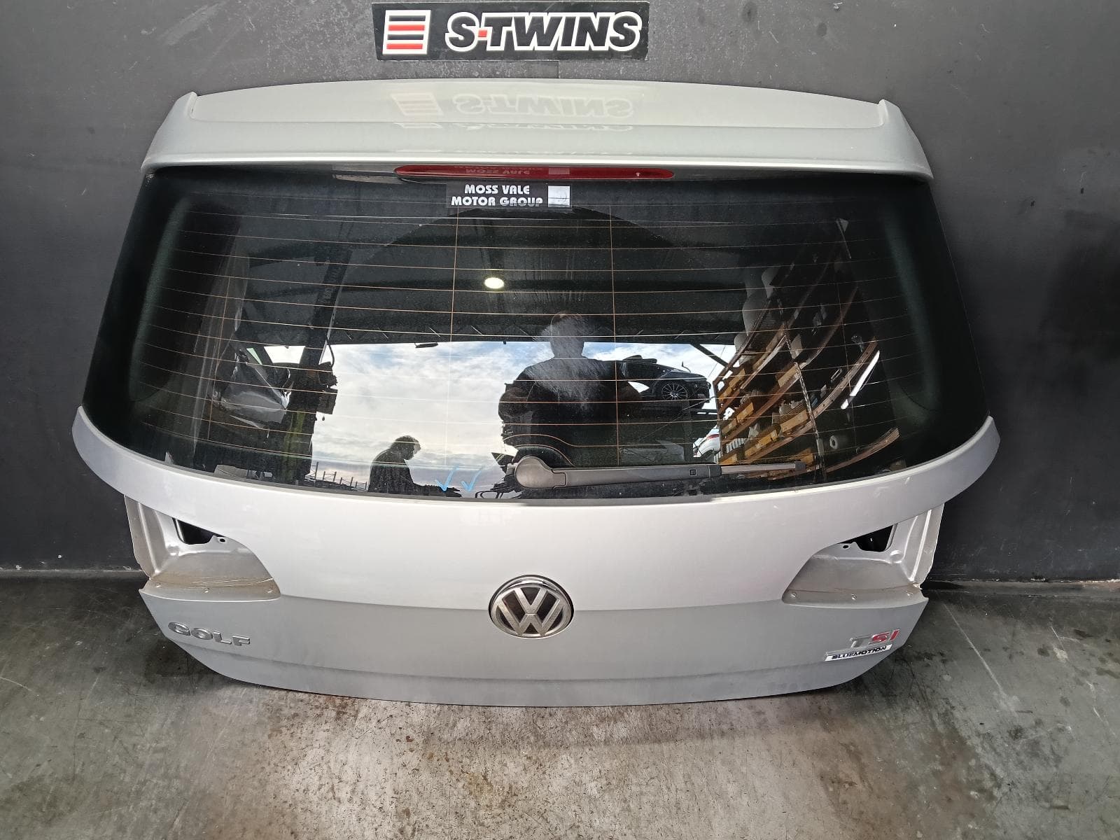 Used auto part listing image: 2015 VOLKSWAGEN GOLF BOOTLID TAILGATE TAILGATE, GEN 7, HATCH, SPOILERED TYPE, 11/12-08/20 0000394566