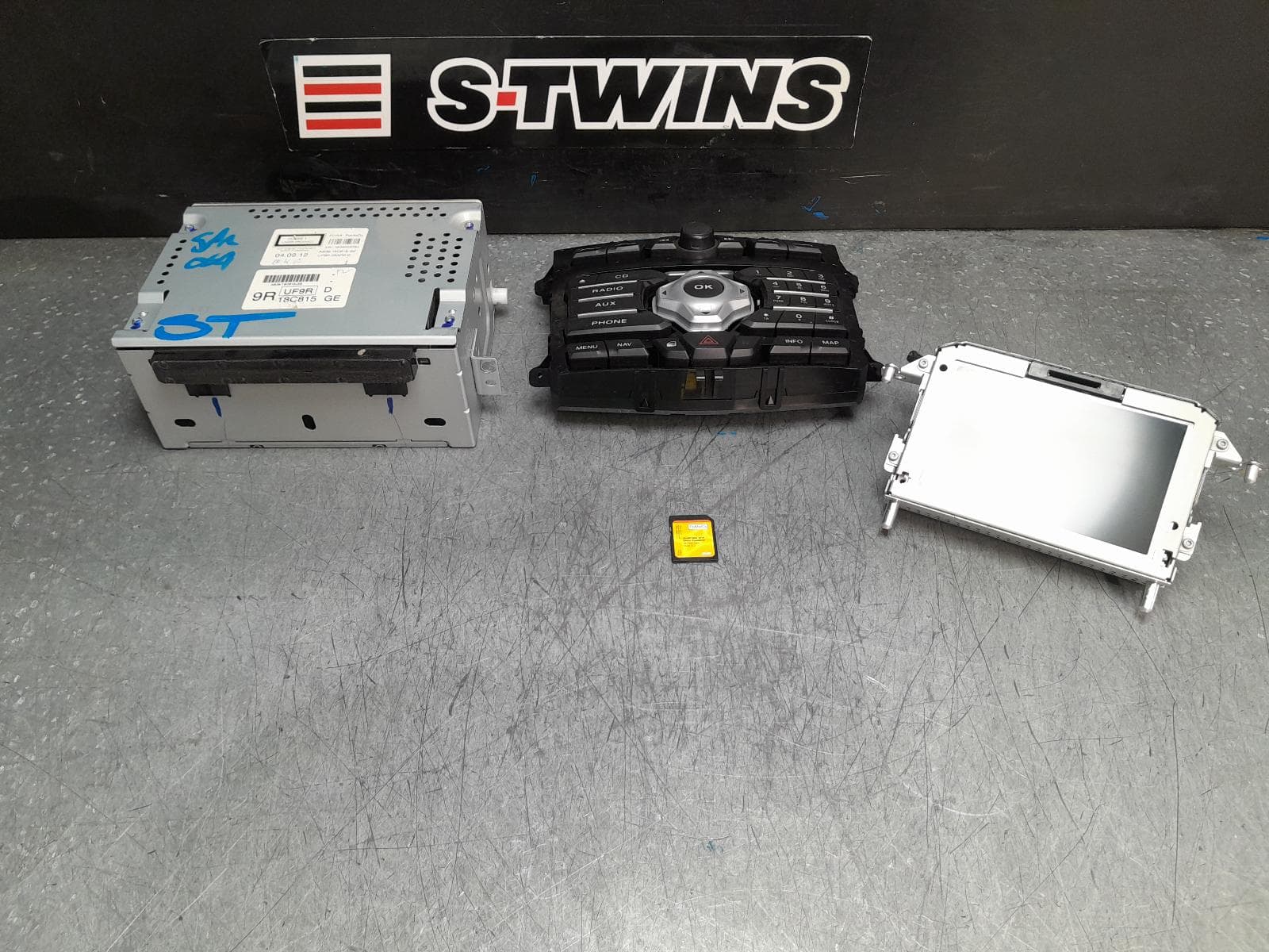Used auto part listing image: 2012 FORD RANGER DISPLAY UNIT ONLY, 5IN, MULTI-FUNCTION COLOUR DISPLAY, W/ SAT NAV TYPE, PX SERIES 1, 06/11-06/15 0000379643