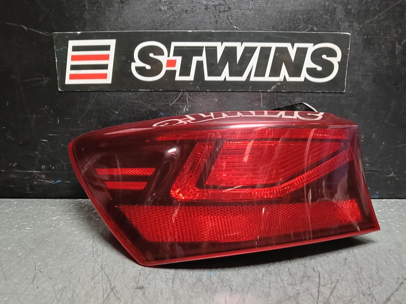 Used auto part listing image: 2018 KIA CERATO LEFT TAILLIGHT BD, IN BODY, SEDAN, NON LED TYPE, 04/18-09/24 0000387451