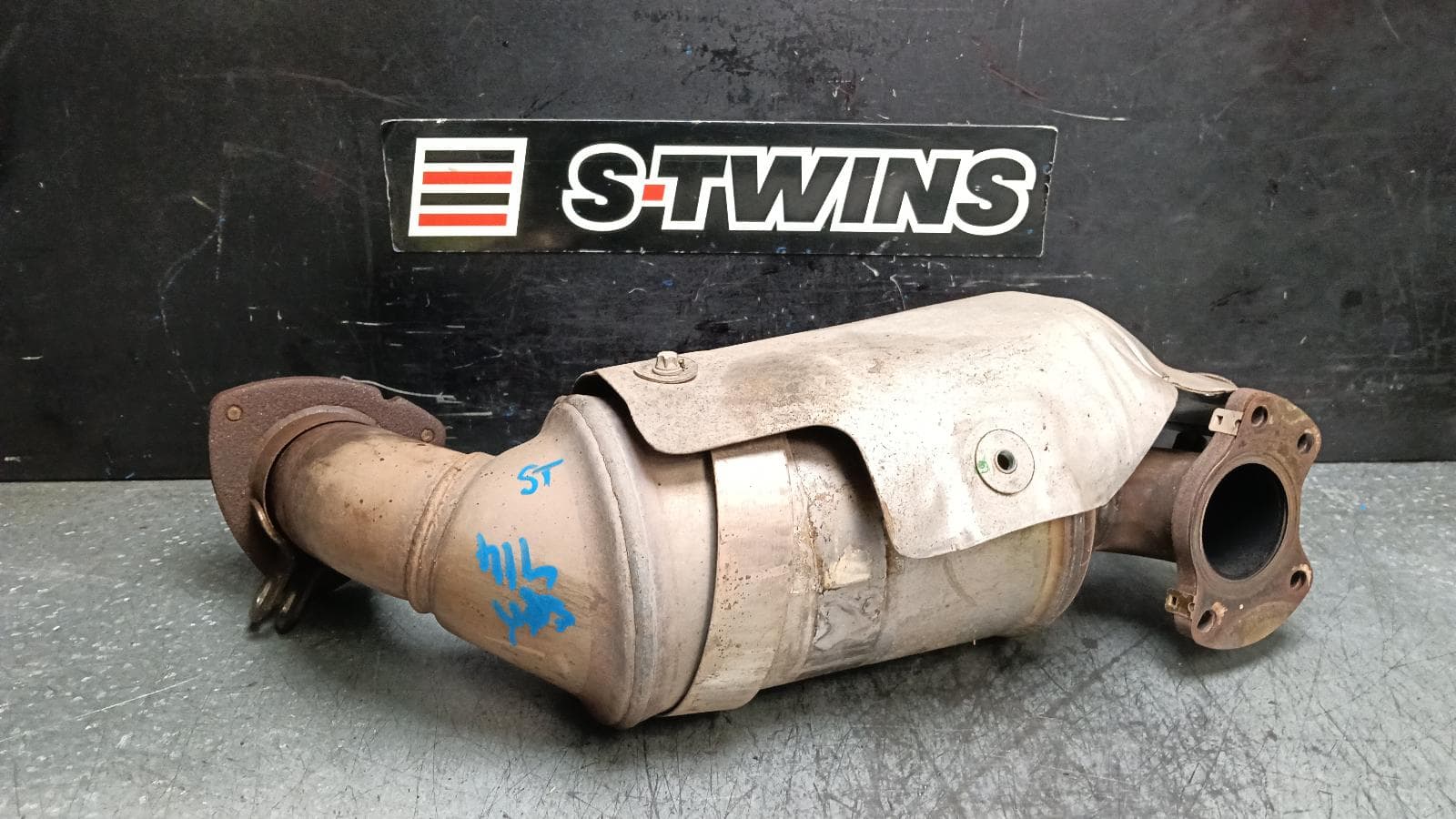 Used auto part listing image: 2015 HOLDEN COLORADO CATALYTIC CONVERTER DOWNPIPE-CAT TYPE, DIESEL, 2.8, TURBO, RG/RG 7, 06/12-06/16 0000399852