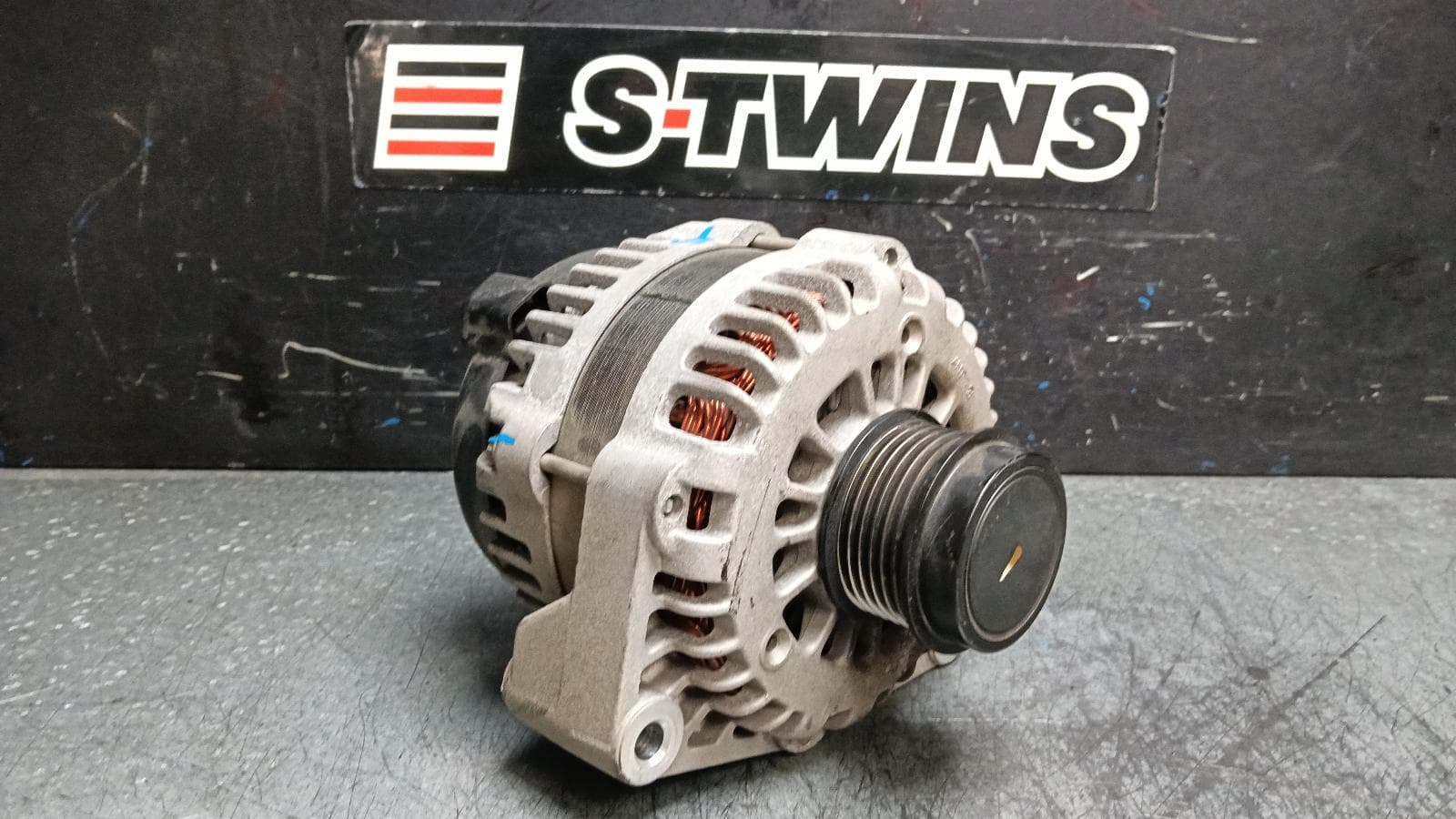 Used auto part listing image: 2015 HOLDEN COLORADO ALTERNATOR DIESEL, RG/RG 7, 01/12-12/20 0000399855