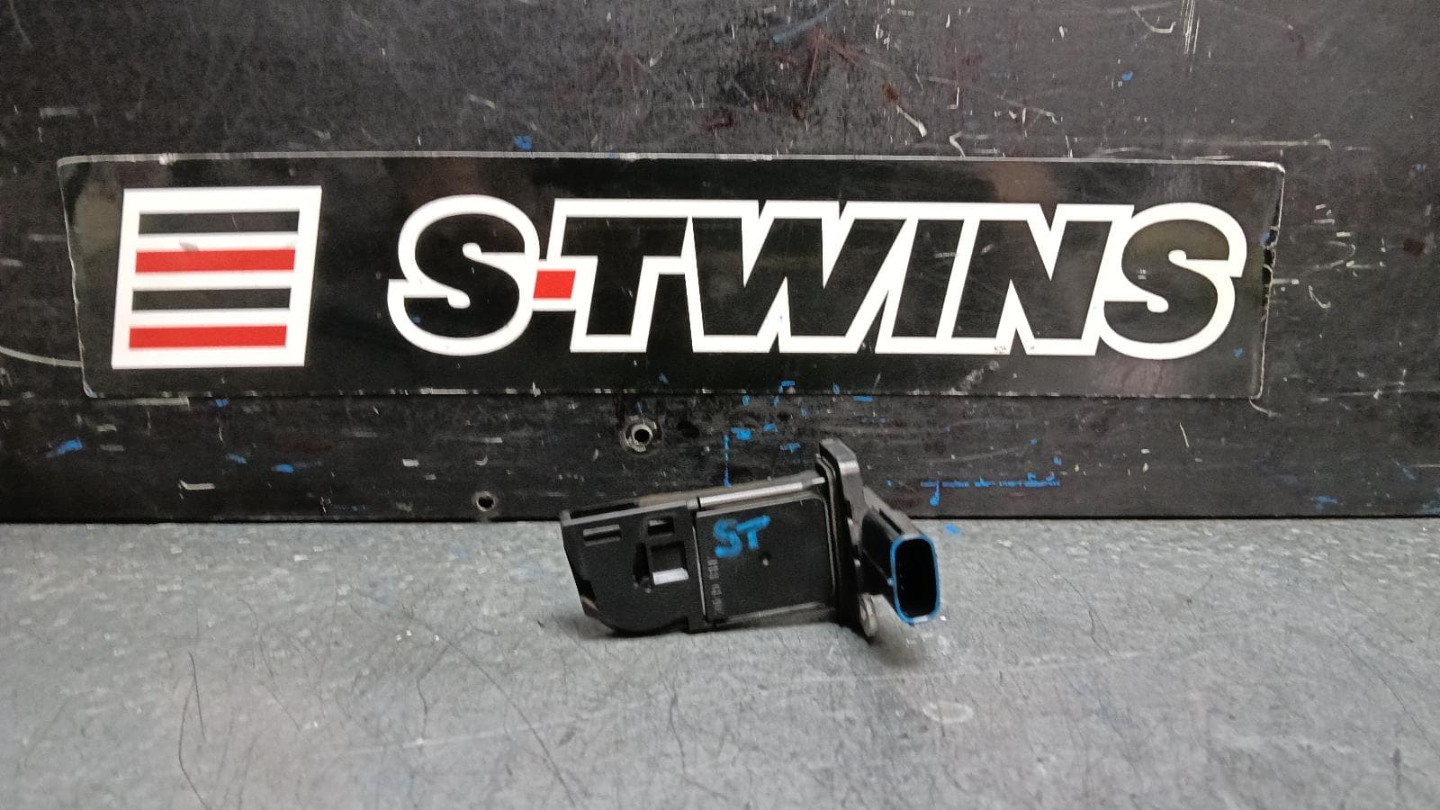 Used auto part listing image: 2015 HOLDEN COLORADO AIR FLOW METER RG/RG 7, 05/15-12/20 0000399859
