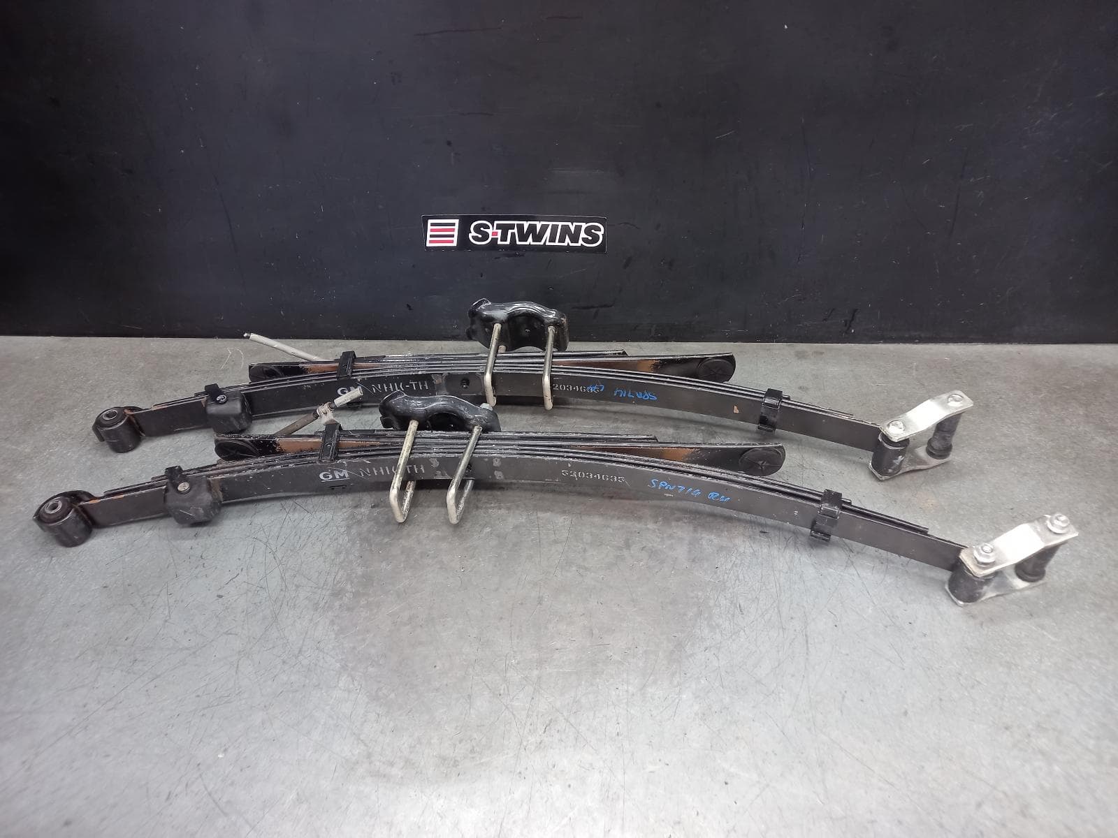 Used auto part listing image: 2015 HOLDEN COLORADO REAR LEAF SPRING RG, DUAL CAB, STANDARD HEIGHT, 5 LEAF, PAIR, 06/12-06/16 0000399718