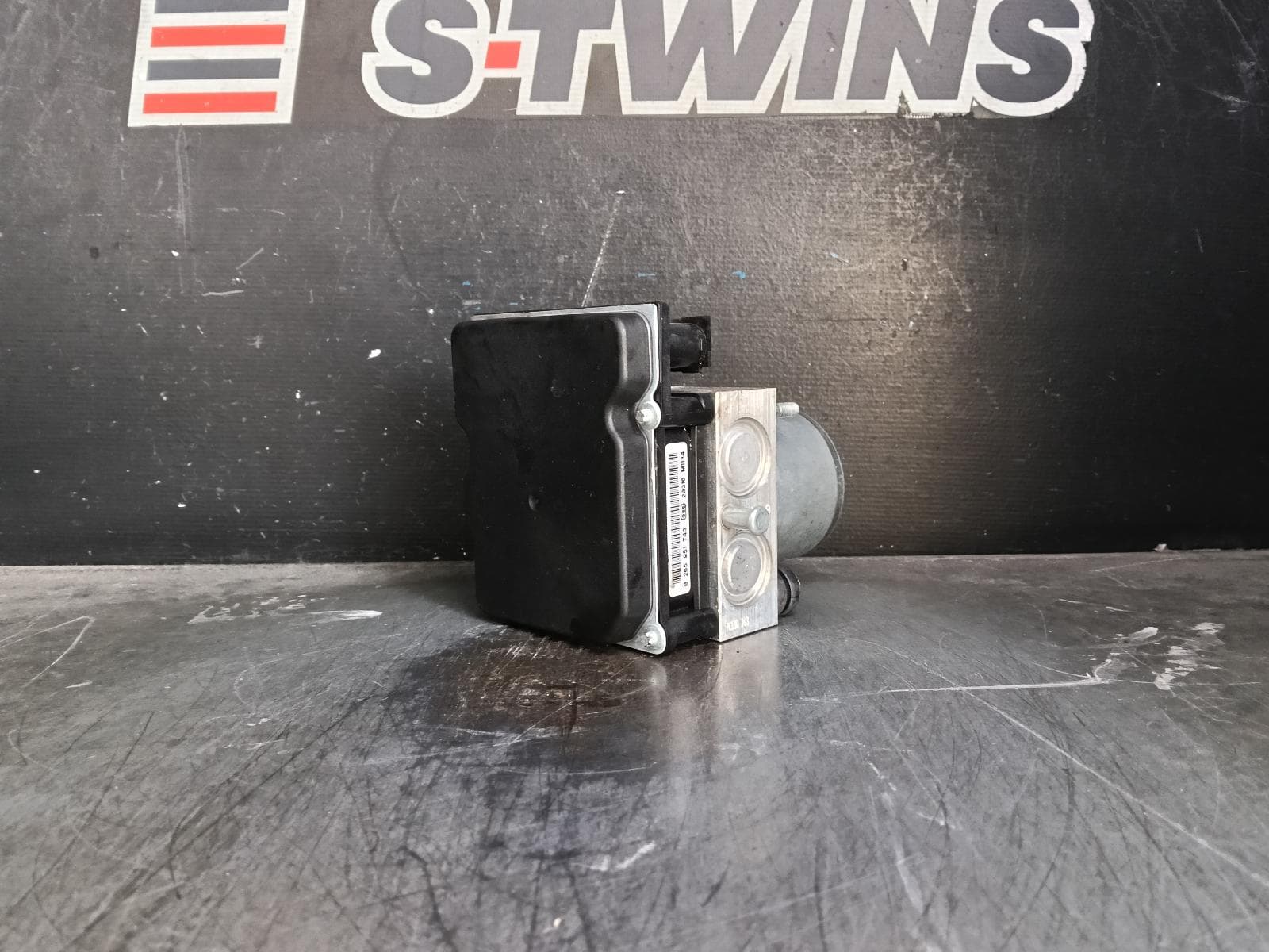 Used auto part listing image: 2012 NISSAN DUALIS ABS PUMP MODULATOR J10, P/N 47660BR15E, 10/07-05/14 0000394601