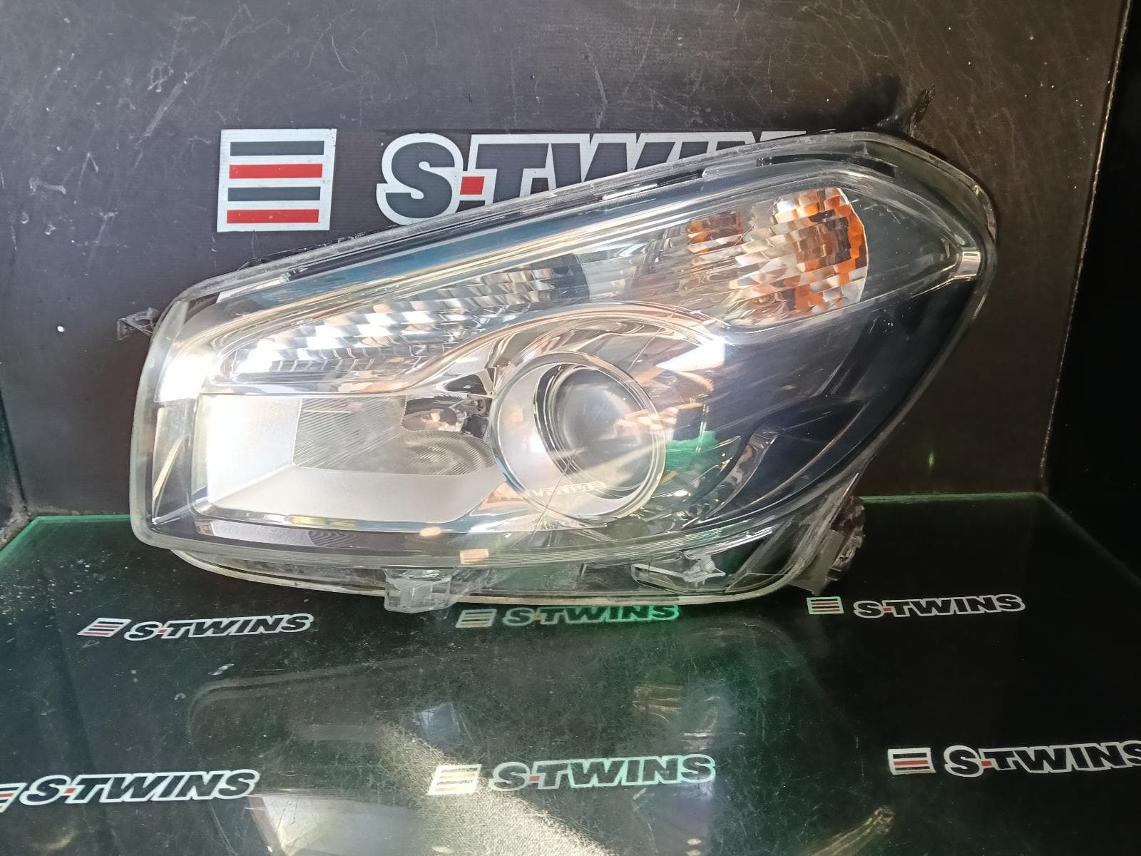 Used auto part listing image: 2012 NISSAN DUALIS LEFT HEADLAMP J10, HALOGEN TYPE, 01/10-05/14 0000394607