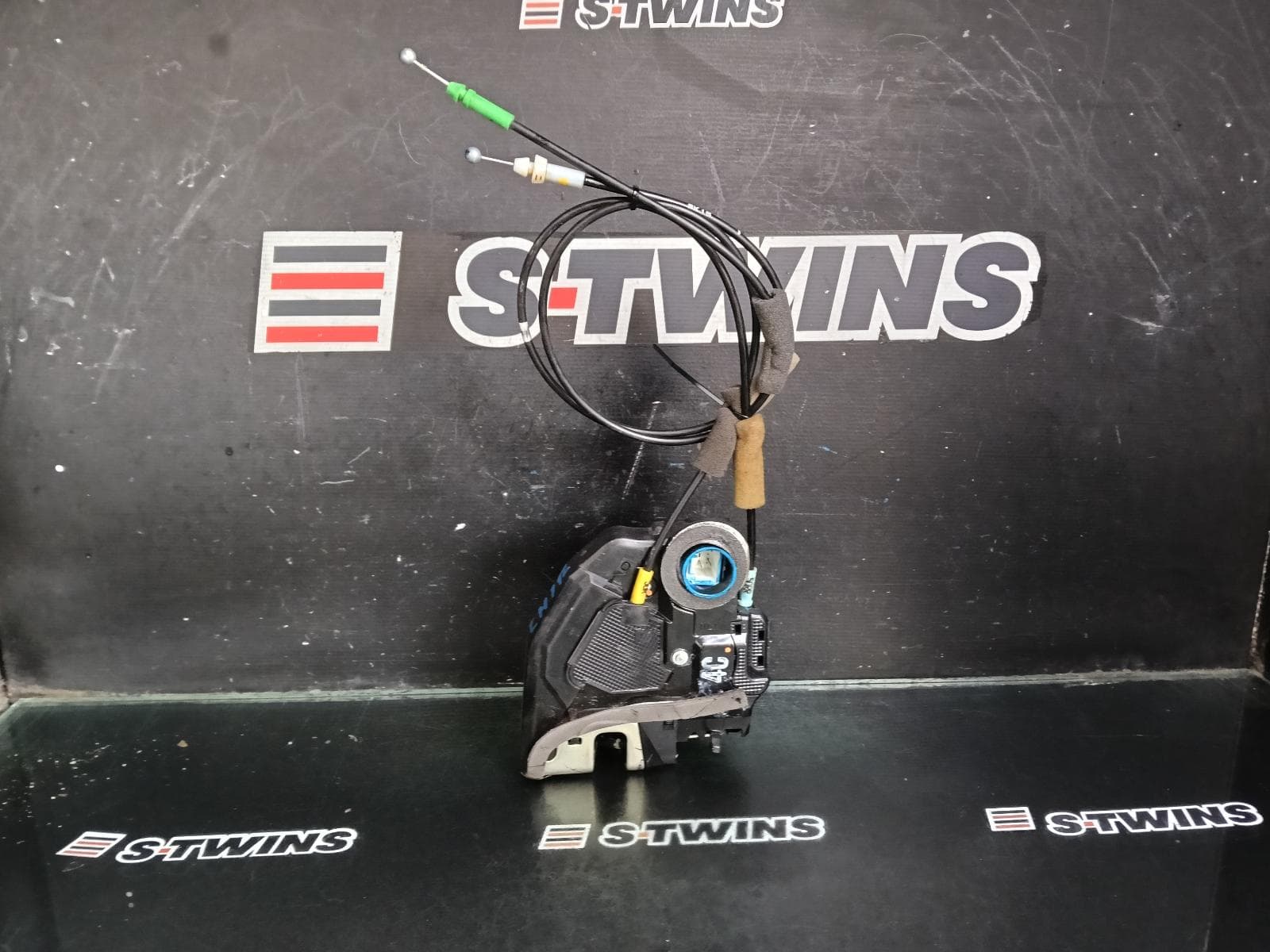 Used auto part listing image: 2009 TOYOTA CAMRY DOOR BOOT GATE LOCK LEFT REAR DOOR LOCK, ACV40, 06/06-11/11 0000394539