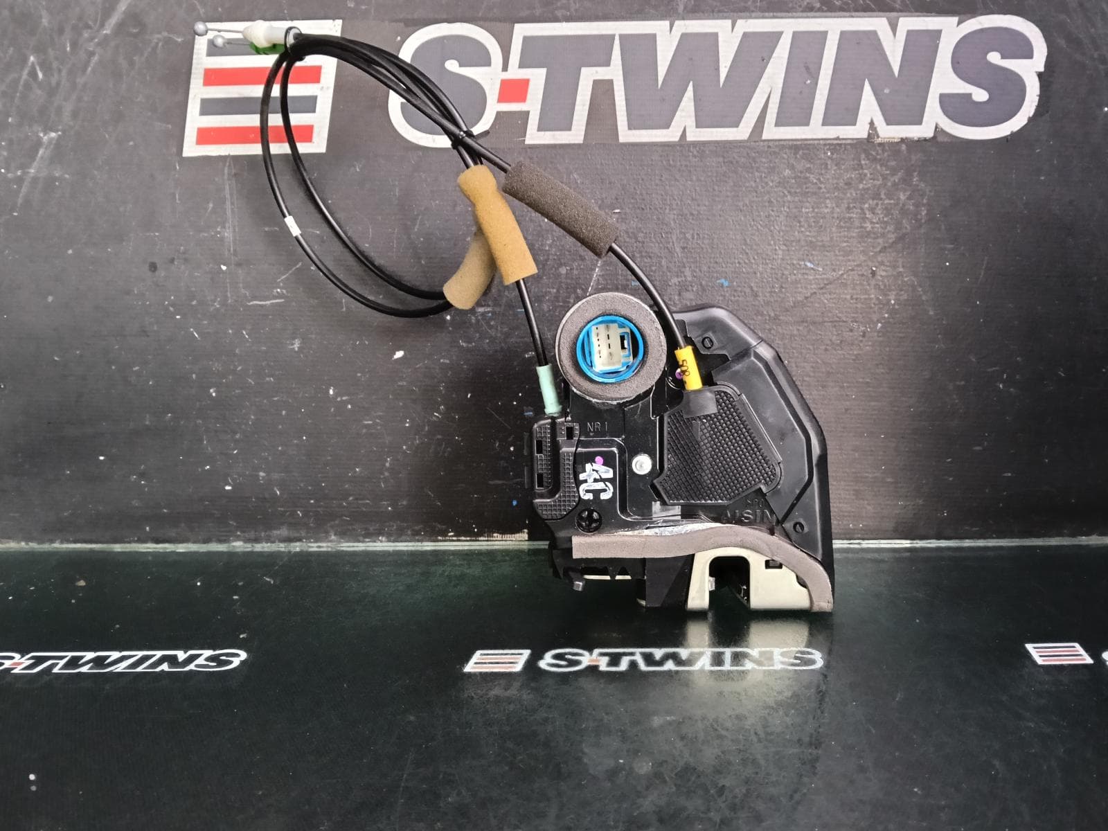 Used auto part listing image: 2009 TOYOTA CAMRY DOOR BOOT GATE LOCK RIGHT REAR DOOR LOCK, ACV40, 06/06-11/11 0000394540