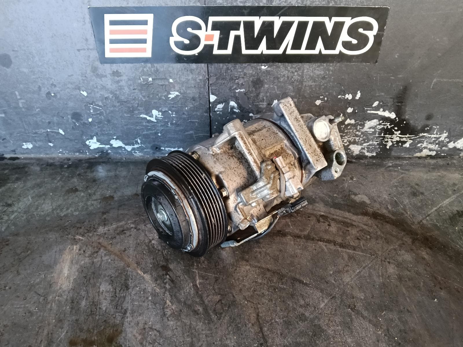 Used auto part listing image: 2015 NISSAN XTRAIL A C COMPRESSOR T32, 2.5, PETROL, 02/14-07/22 0000395033