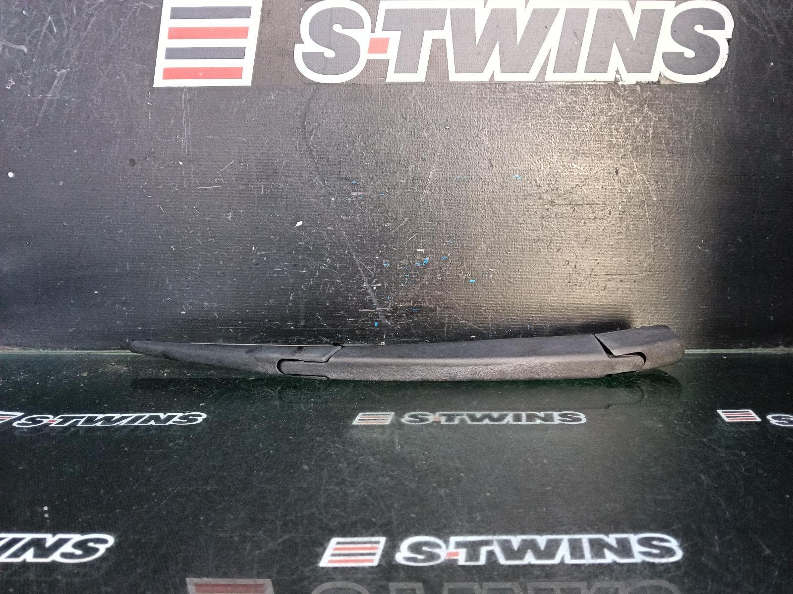 Used auto part listing image: 2015 NISSAN XTRAIL WIPER ARM TAILGATE, T32, 02/14-07/22 0000394853