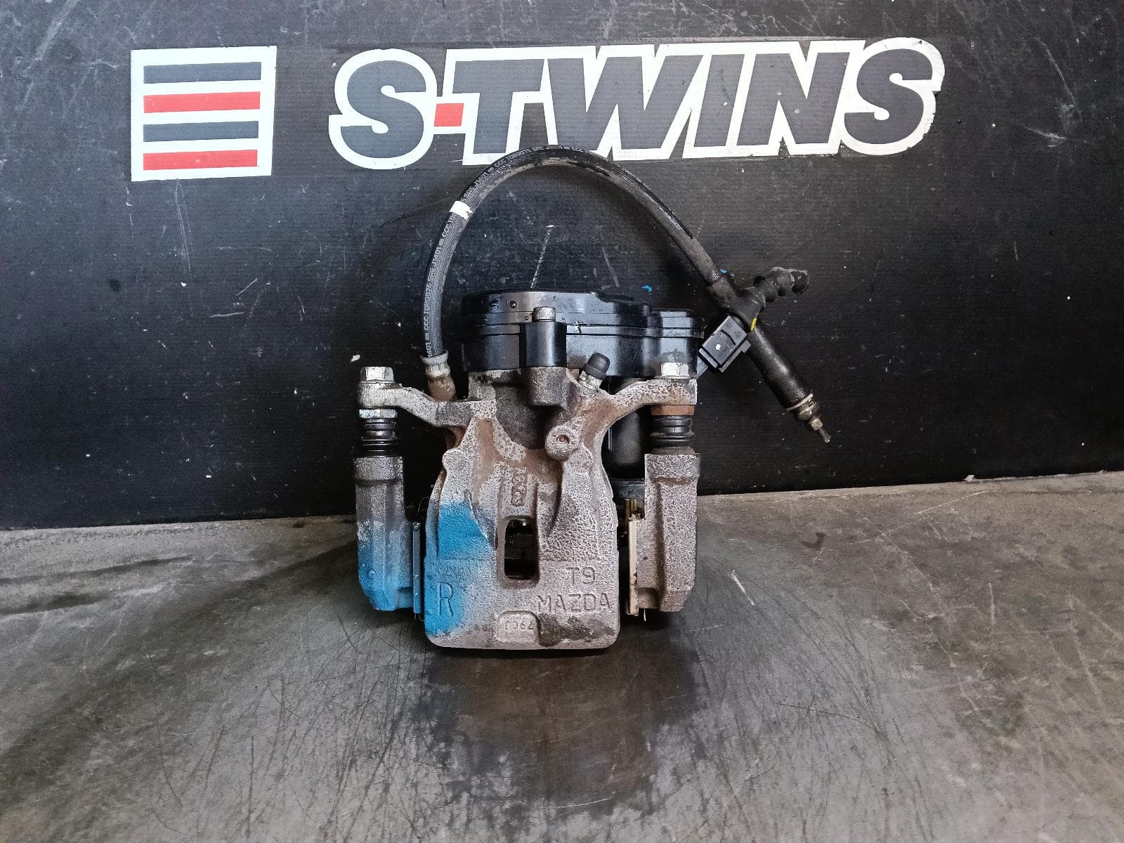 Used auto part listing image: 2018 MAZDA CX5 CALIPER RH REAR, KF, 02/17- (AUS ONLY) 0000395571