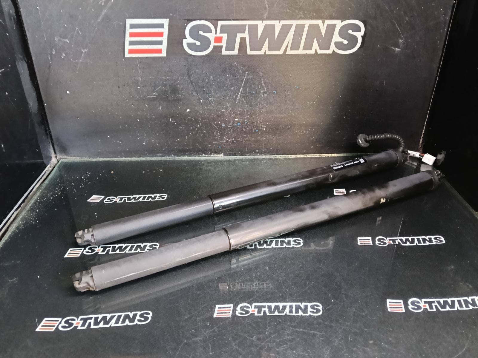 Used auto part listing image: 2024 SUBARU OUTBACK HATCH STRUT 7TH GEN, 12/20-07/25 0000394471