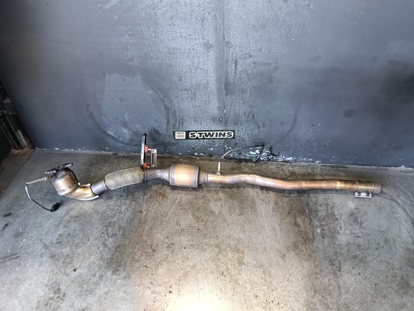 Used auto part listing image: 2014 VOLKSWAGEN TIGUAN CATALYTIC CONVERTER CATALYTIC CONVERTER, 2.0, PETROL, CCZB/CCZD CODE, 5N, 05/08-08/16 0000395588