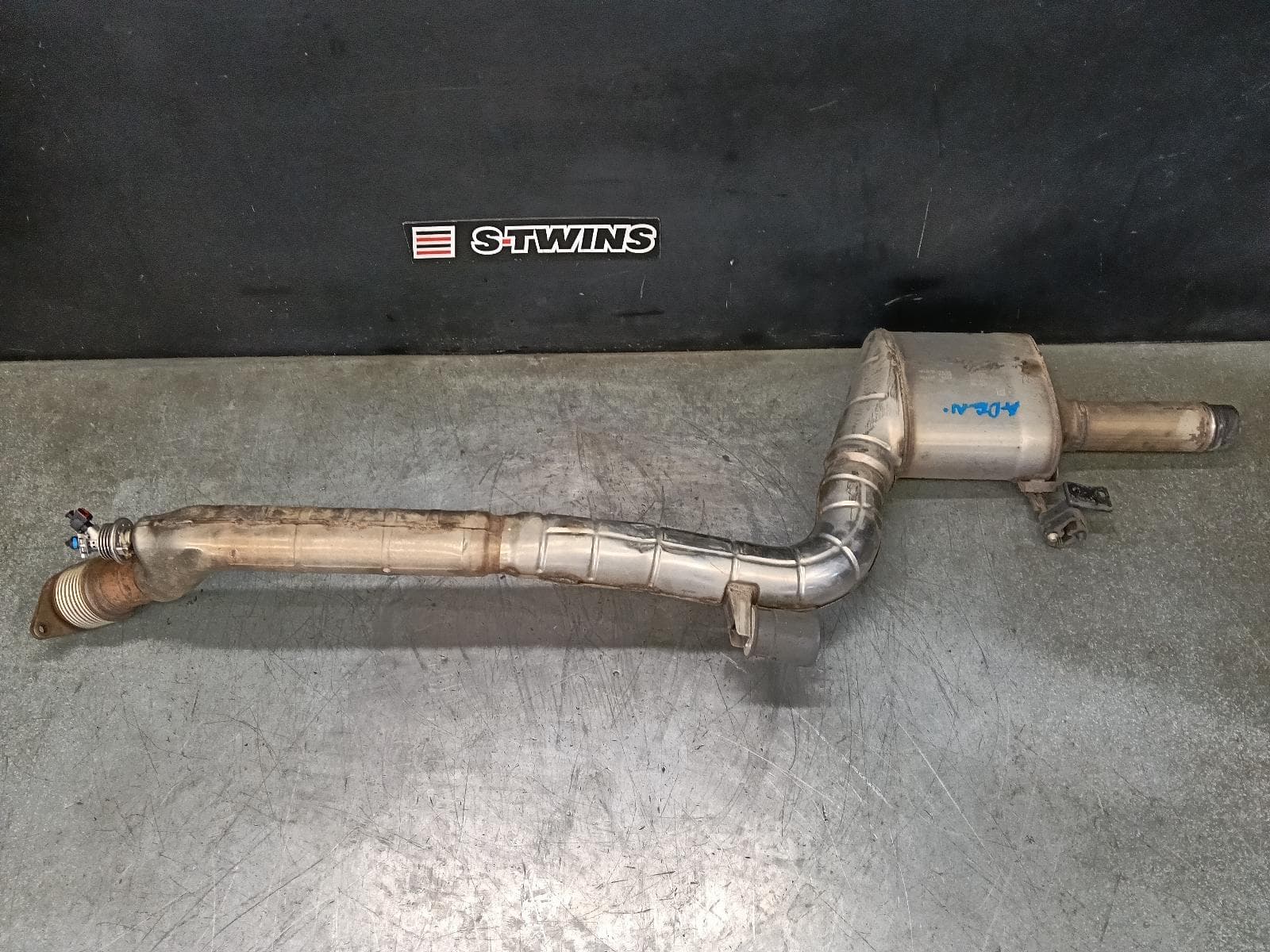 Used auto part listing image: 2017 LAND ROVER DISCOVERY CATALYTIC CONVERTER L462, 12/16- 0000395272
