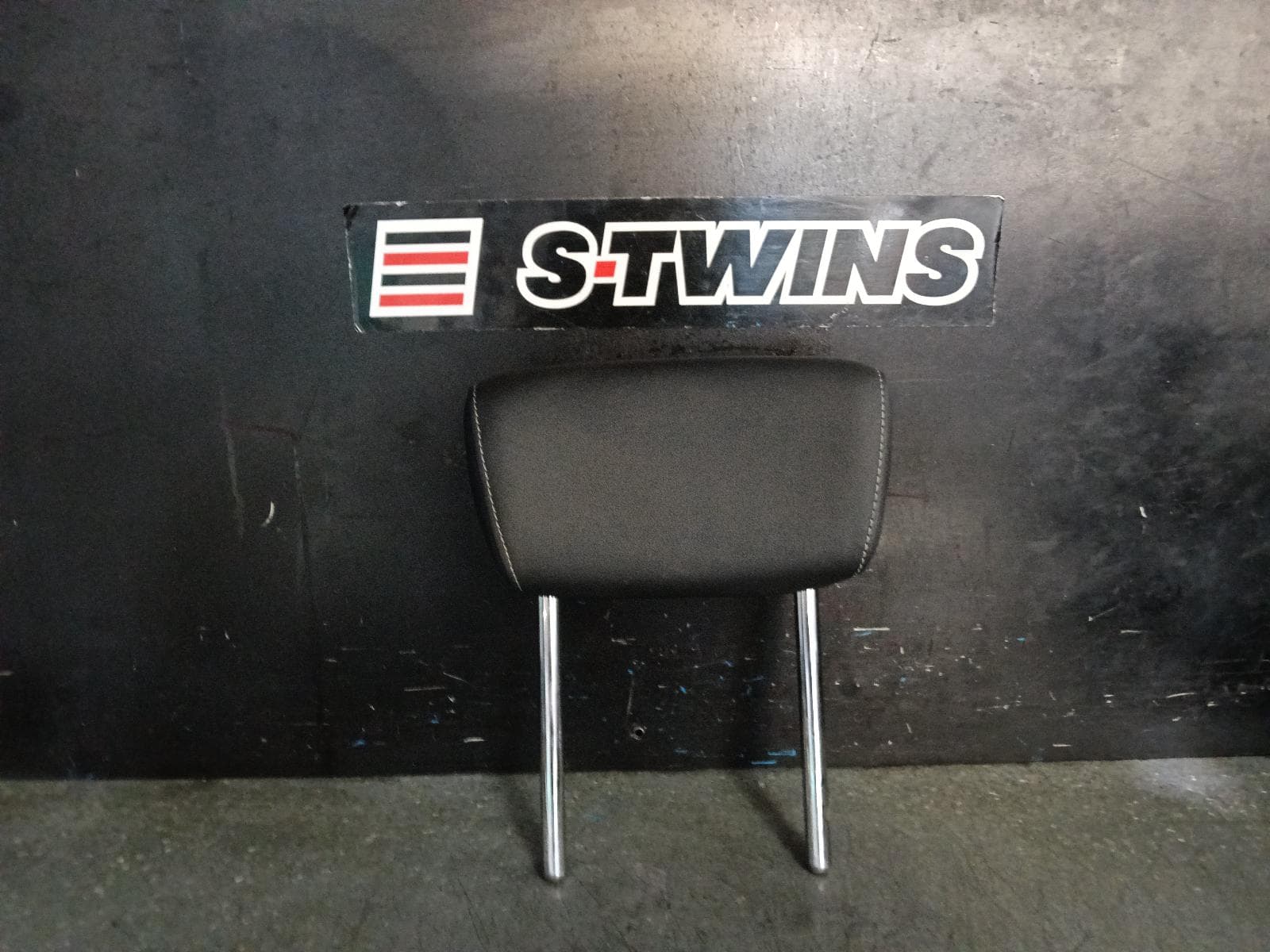 Used auto part listing image: 2021 AUDI Q3 HEADREST F3, RH REAR, LEATHER, SUV, 03/19- 0000395251