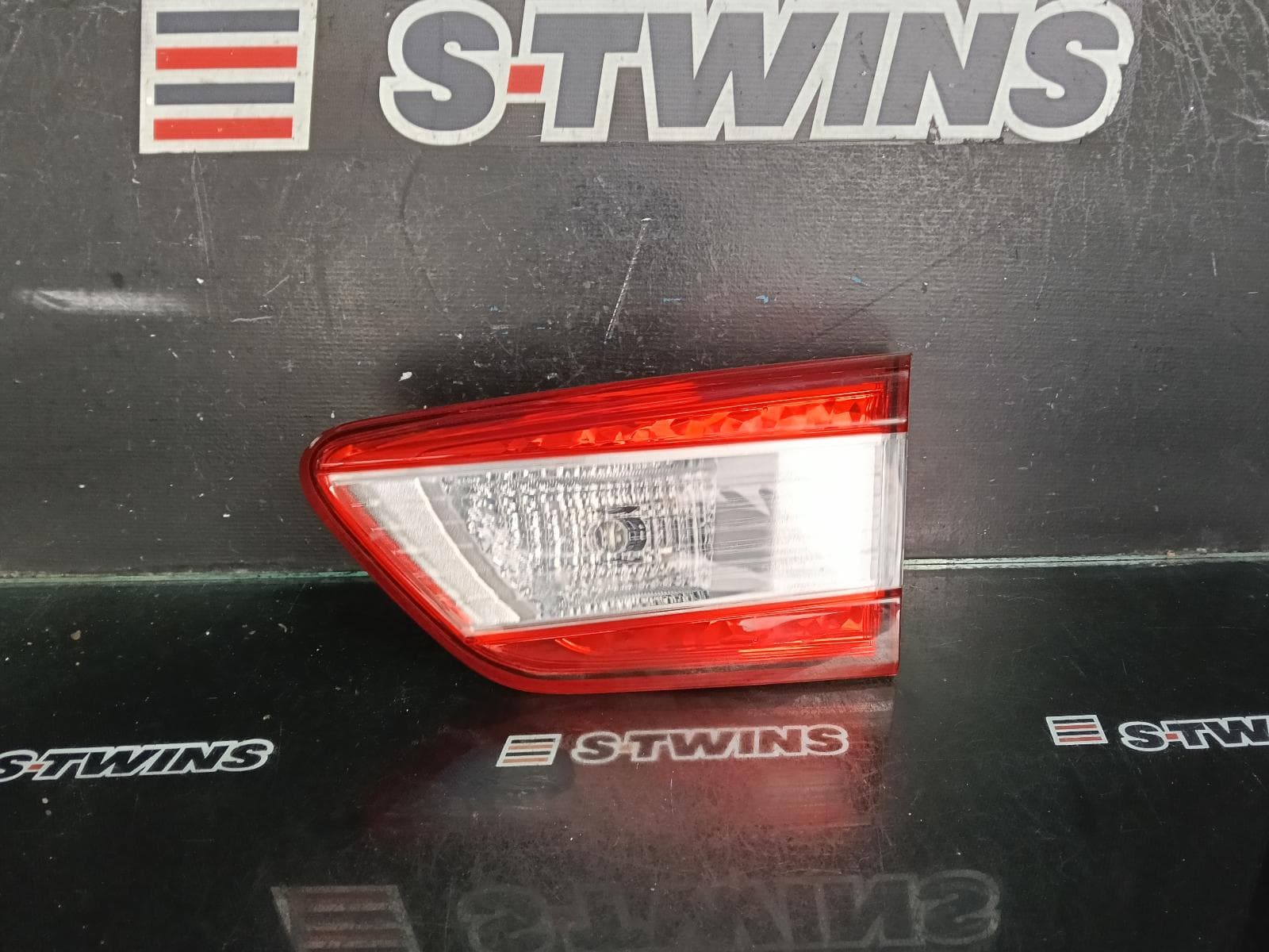 Used auto part listing image: 2018 SUBARU XV REAR GARNISH TAILGATE LAMP (RH SIDE), W/ CHROME INSERT TYPE, G5X, 03/17-06/23 0000395448