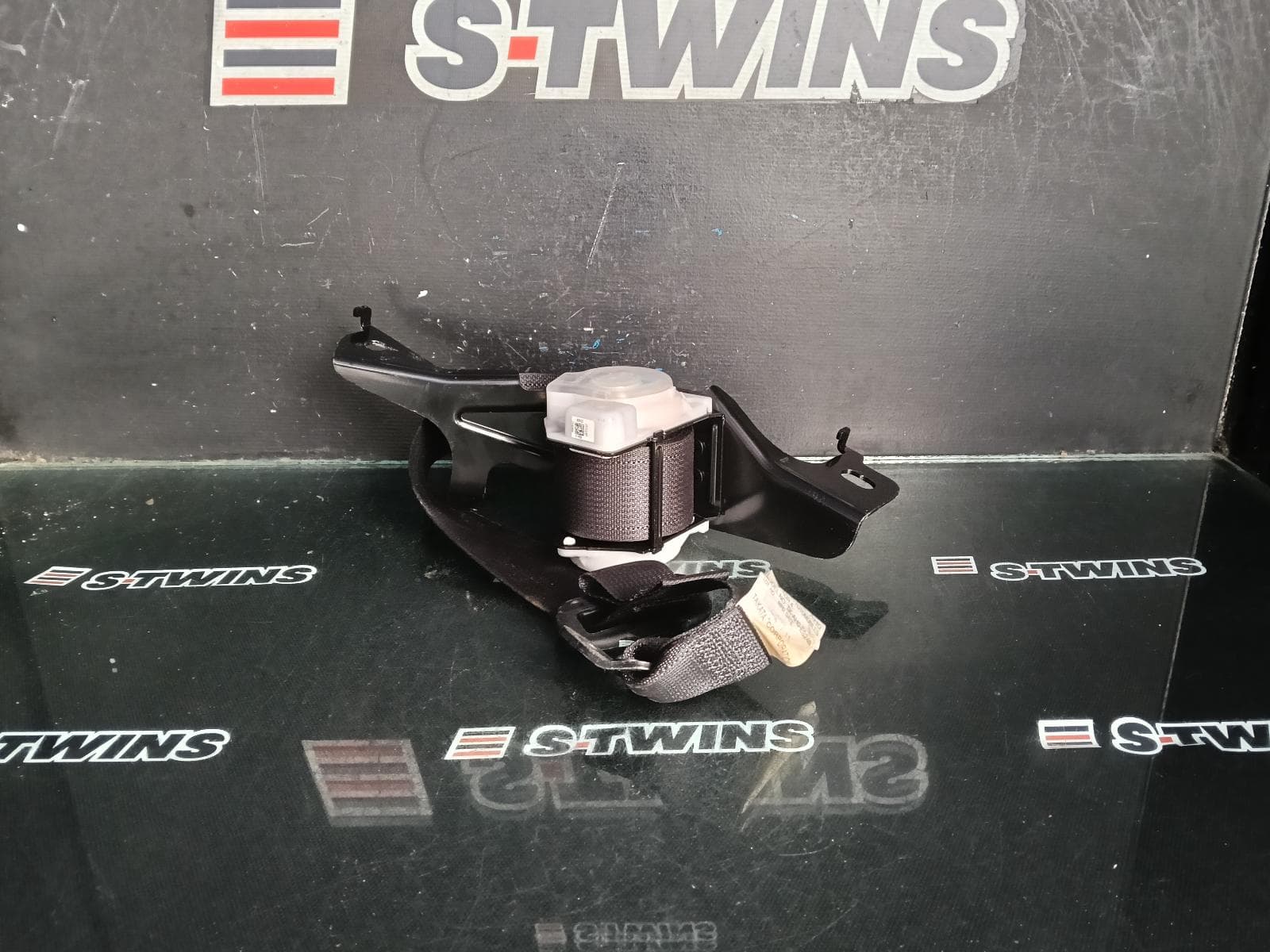 Used auto part listing image: 2018 SUBARU XV SEAT BELT STALK LH REAR, SEAT BELT ONLY, G5X, 03/17-06/23 0000395453