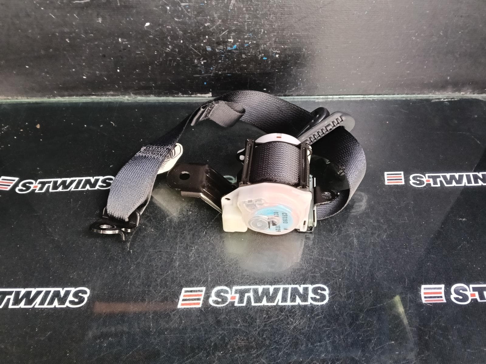 Used auto part listing image: 2018 HONDA HRV SEAT BELT STALK RH REAR, SEAT BELT ONLY, 12/14-10/21 0000395348