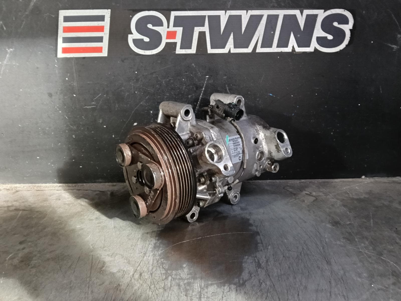 Used auto part listing image: 2016 MITSUBISHI TRITON A C COMPRESSOR MQ-MR, 2.4, 4N15, DIESEL, 03/15-10/23 0000396459