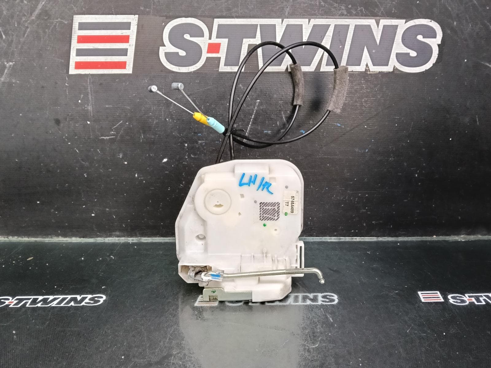 Used auto part listing image: 2016 MITSUBISHI TRITON DOOR BOOT GATE LOCK LEFT REAR DOOR LOCK, DUAL CAB, MQ-MR, 03/15-10/23 0000396403