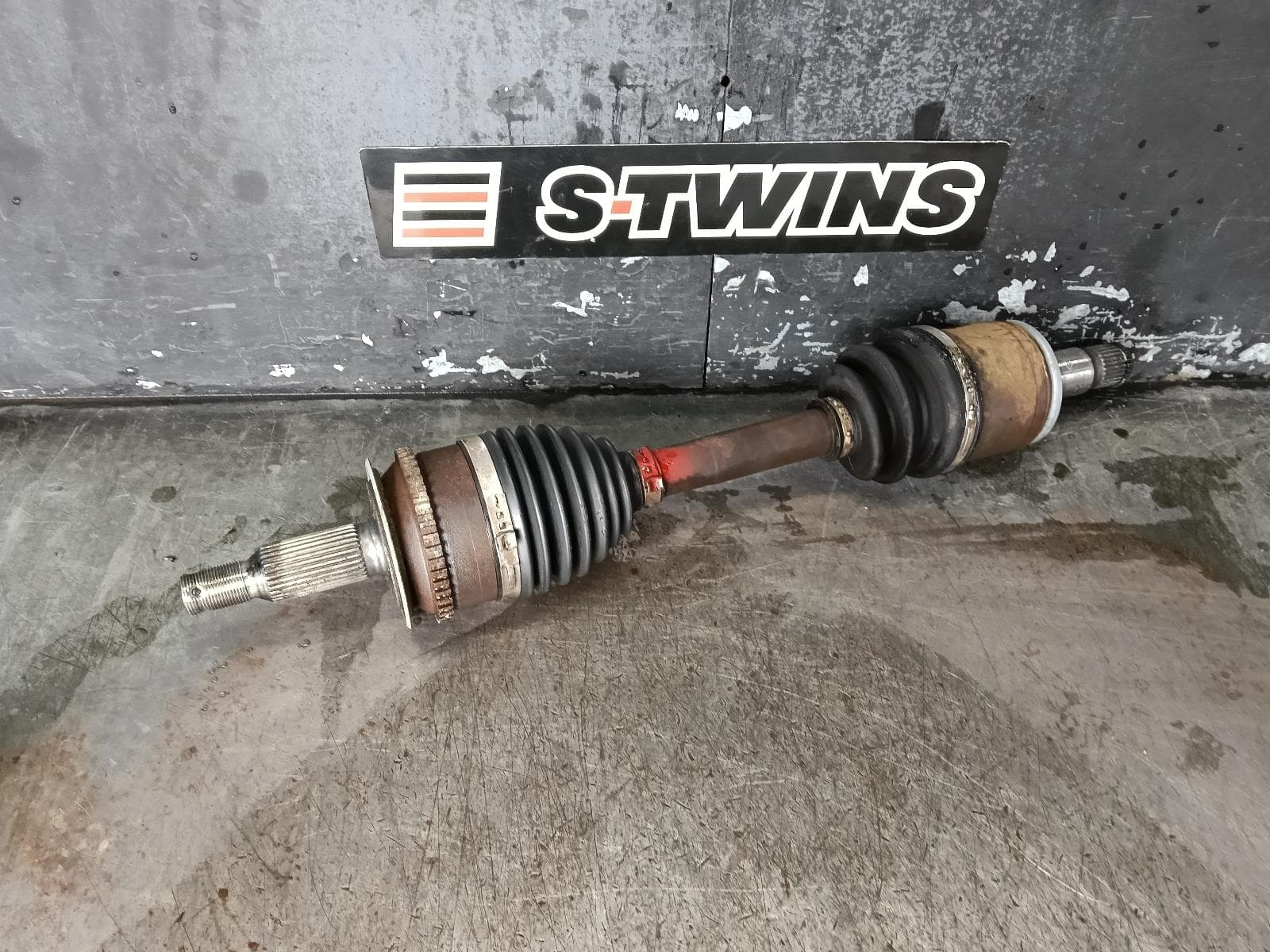 Used auto part listing image: 2016 MITSUBISHI TRITON LEFT DRIVESHAFT FRONT, MQ-MR, 03/15-10/23 0000396486
