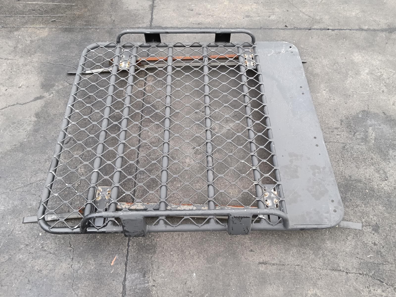 Used auto part listing image: 2016 MITSUBISHI TRITON ROOF RACK BARS MQ-MR, 03/15-10/23 0000396492