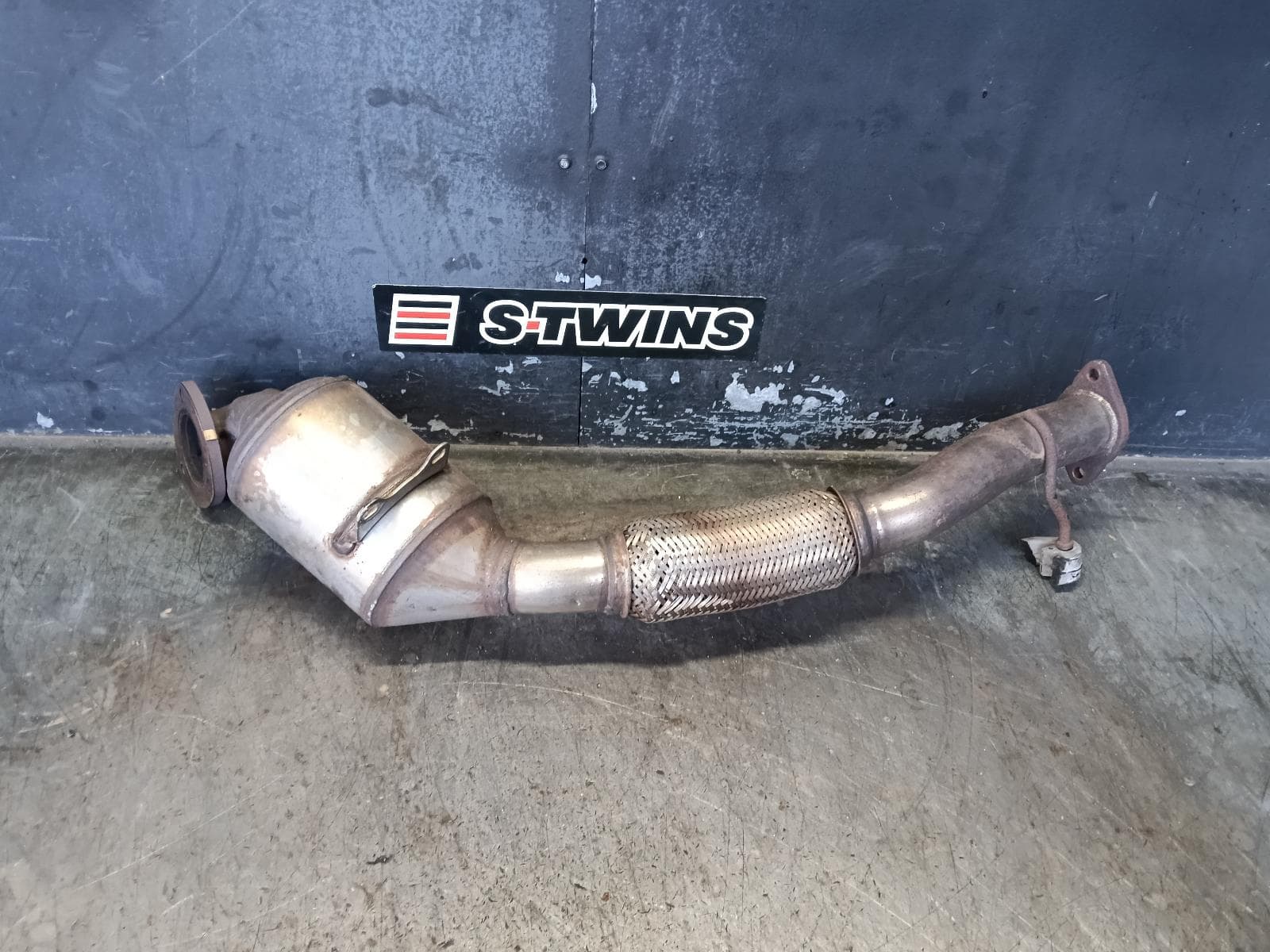 Used auto part listing image: 2014 FORD RANGER CATALYTIC CONVERTER DOWNPIPE-CAT TYPE, DIESEL, 2.2, TURBO, PX SERIES 1, 06/11-10/16 0000404787