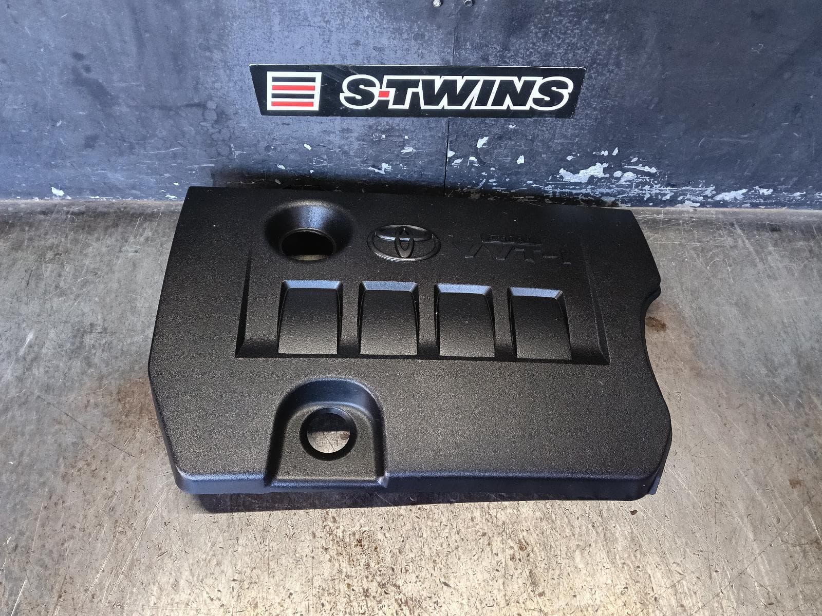 Used auto part listing image: 2015 TOYOTA RAV4 ENGINE COVER PETROL, 2.0, 3ZR-FE, ZSA42R, 02/13- 0000399735