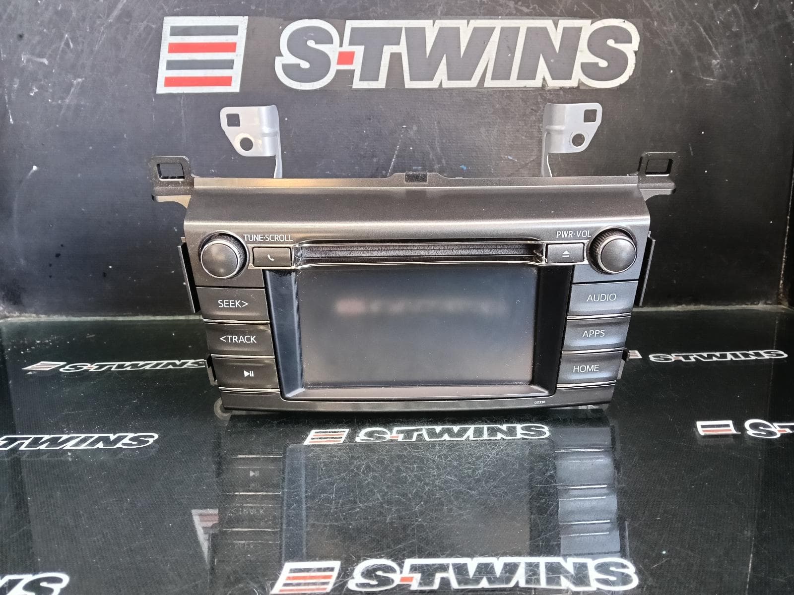Used auto part listing image: 2015 TOYOTA RAV4 CD PLAYER, XA40, 12/12-12/18 0000399751