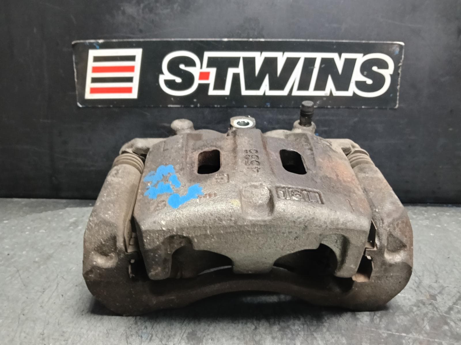 Used auto part listing image: 2011 ISUZU DMAX CALIPER RH FRONT, DIESEL, RA-RC, 10/08-06/20 0000406343