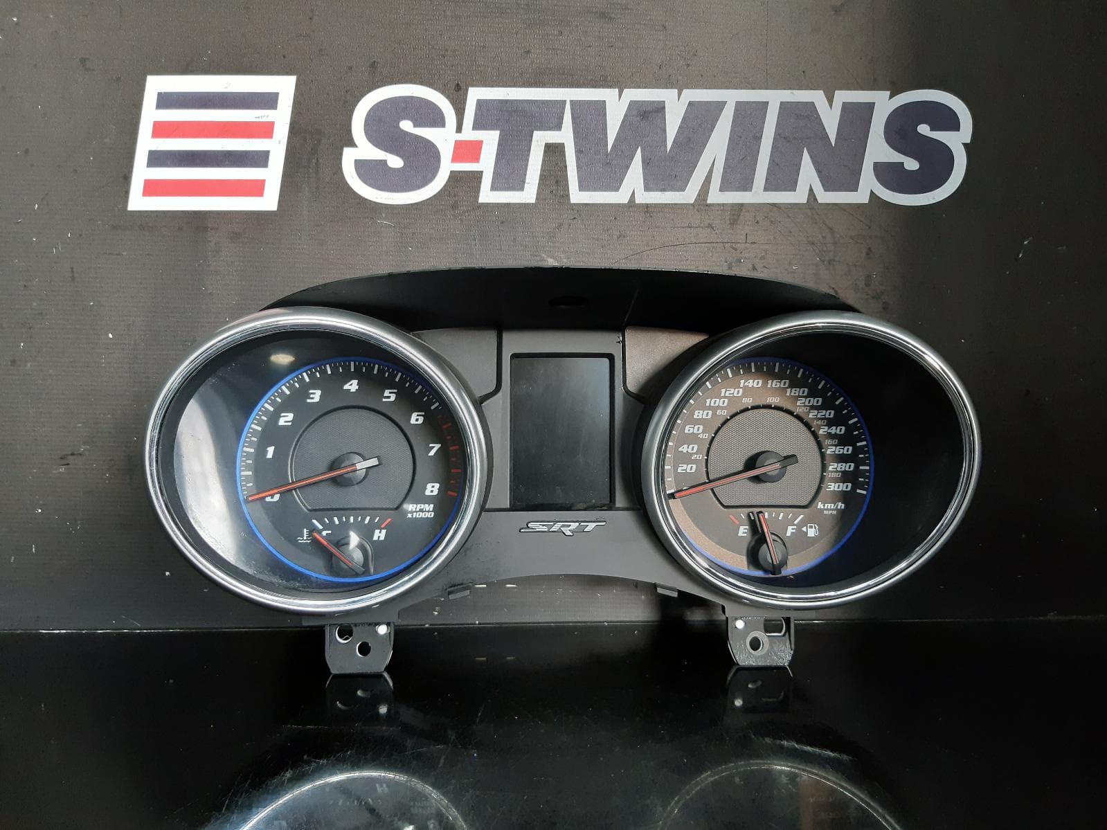 Used auto part listing image: 2013 JEEP GRANDCHEROKEE INSTRUMENTCLUSTER PETROL, 6.4, AUTO T/M, WK, 10/10-03/13 0000130631