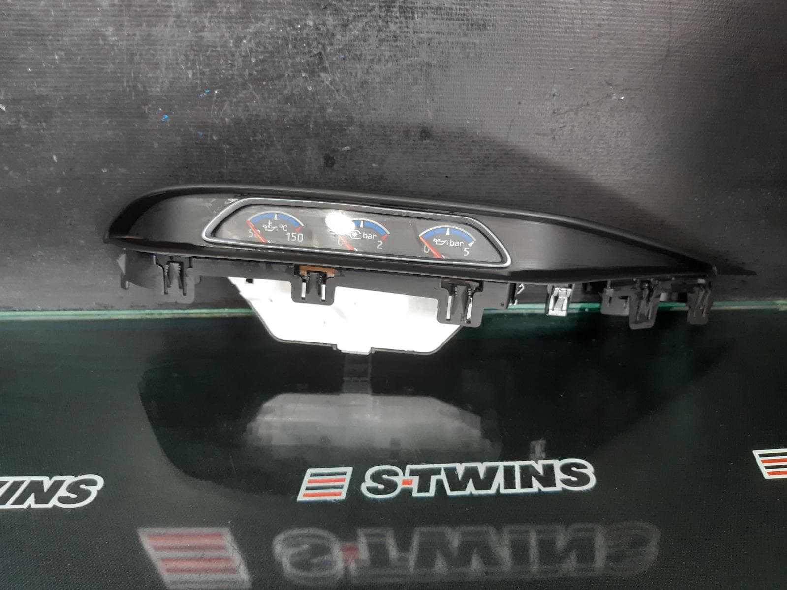 Used auto part listing image: 2017 FORD FOCUS INSTRUMENTCLUSTER 2.3, MANUAL T/M, RS, LZ, 01/16-11/18 0000230912