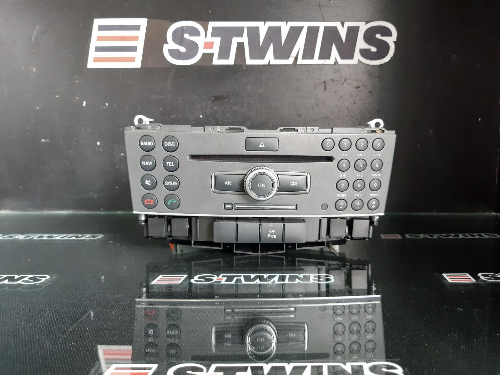 Used auto part listing image: 2010 MERCEDES C CLASS DASH RADIO CONTROL/HEAD UNIT, SINGLE DISC CD PLAYER, NON SAT NAV TYPE, W204/S204,07/07-05/11 0000169978