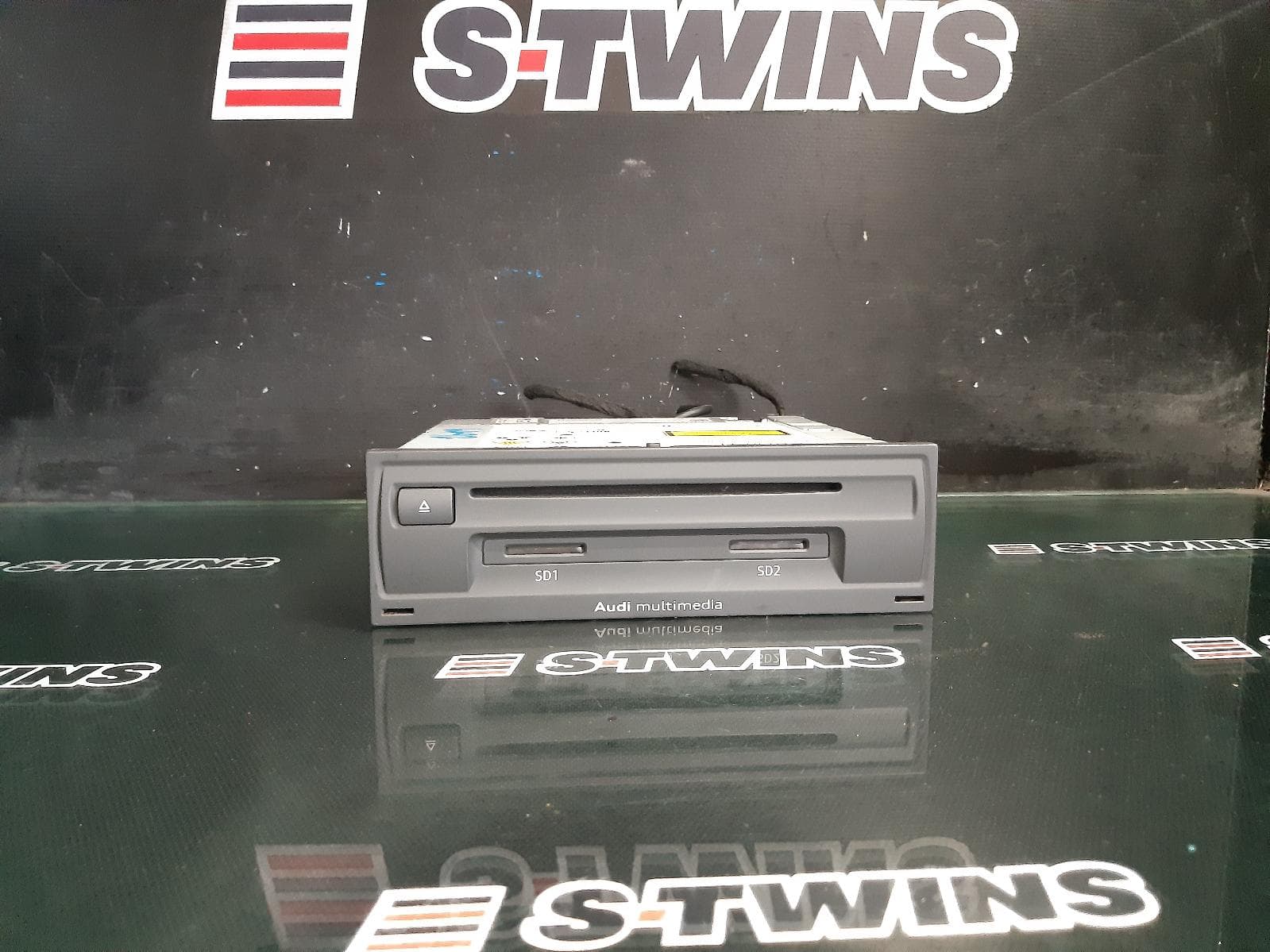 Used auto part listing image: 2015 AUDI A3 MULTIMEDIA 2X SD (IN GLOVEBOX), P/N 8V0035022, 8V, 03/13-10/15 0000270271