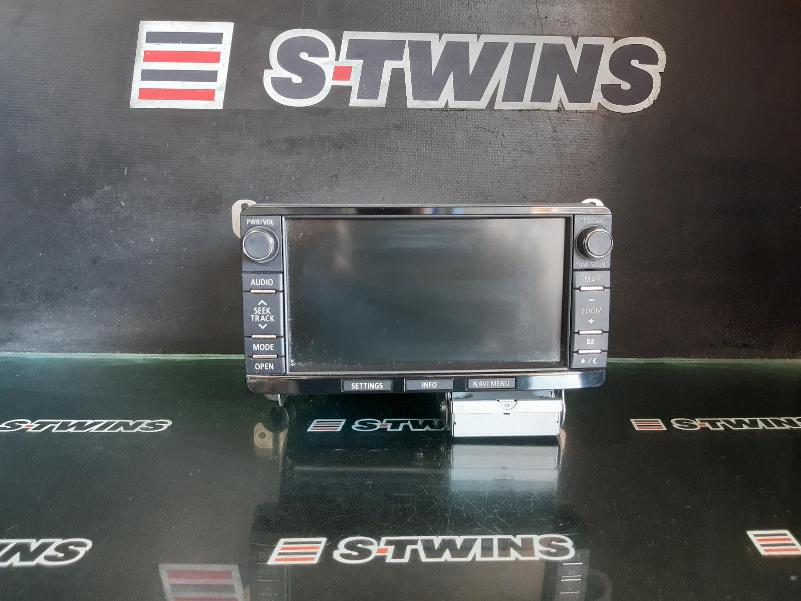 Used auto part listing image: 2014 MITSUBISHI OUTLANDER HEAD UNIT, W/ DISPLAY UNIT, SAT NAV TYPE, W/ REVERSE CAMERA, ROCKFORD FOSGATE, W-13, ZJ-ZK, 10/12-07/16 0000231768