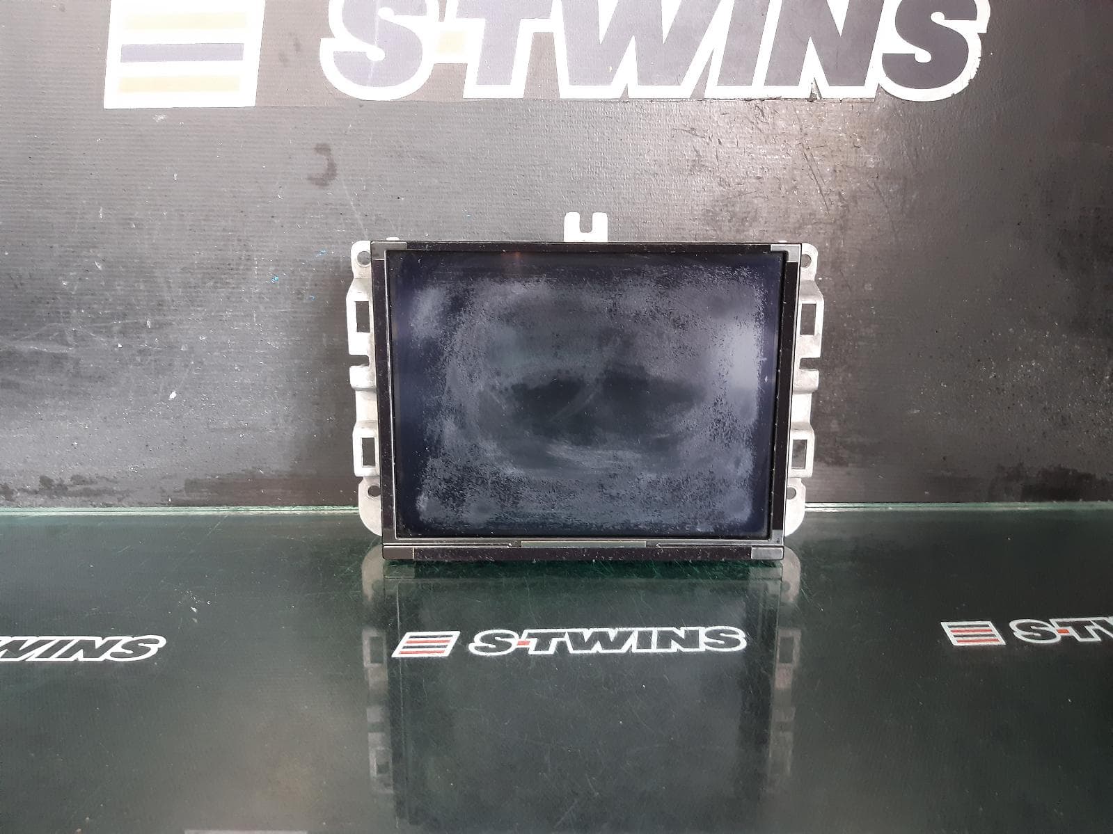 Used auto part listing image: 2019 JEEP GRANDCHEROKEE DISPLAY UNIT ONLY, UCONNECT 8.4IN, SAT NAV TYPE, WK, 10/16-02/22 0000241927
