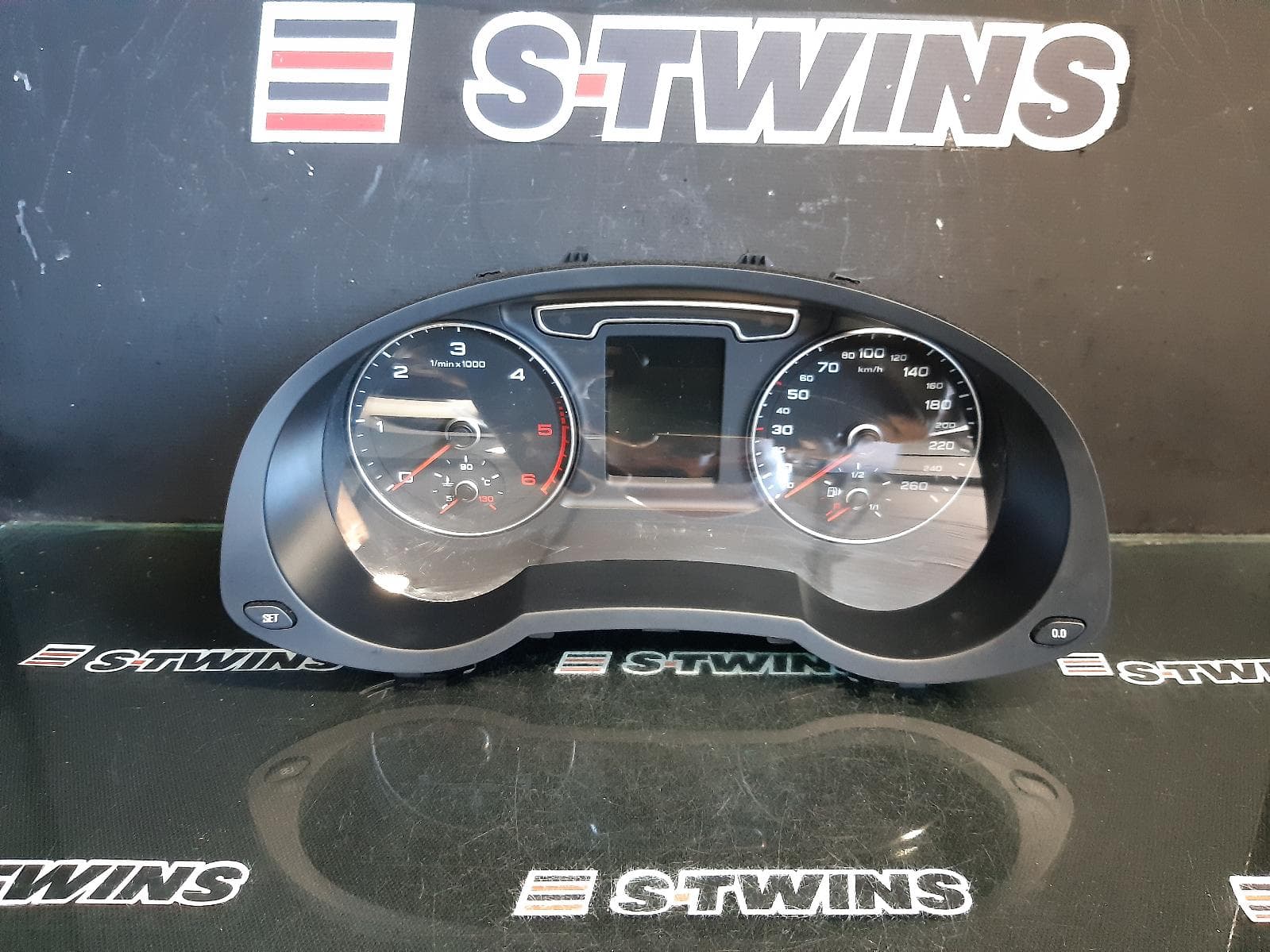 Used auto part listing image: 2013 AUDI Q3 INSTRUMENTCLUSTER Q3, DIESEL, 2.0, AUTO, AWD, 8U, 03/12-12/18 0000333608