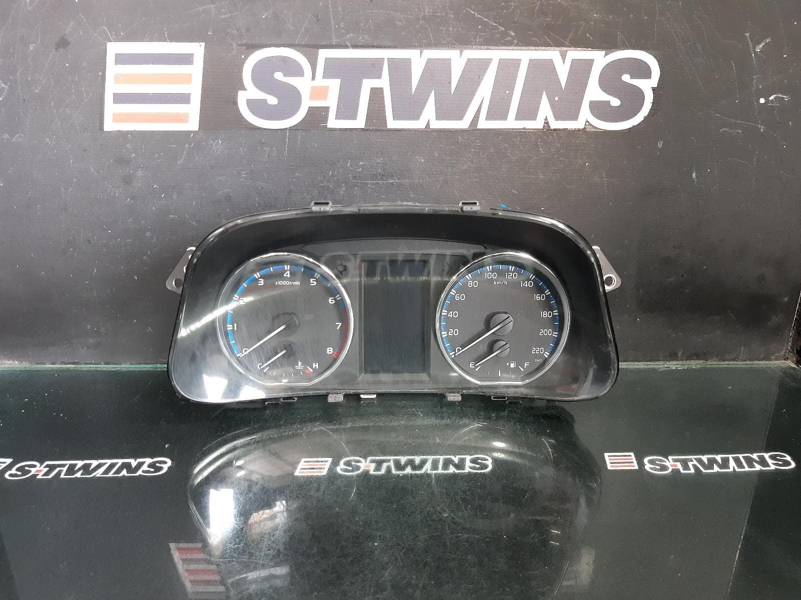 Used auto part listing image: 2017 TOYOTA RAV4 INSTRUMENTCLUSTER INSTRUMENT CLUSTER, PETROL, GXL/CRUISER, AUTO T/M, XA40, 10/15-12/18 0000358125