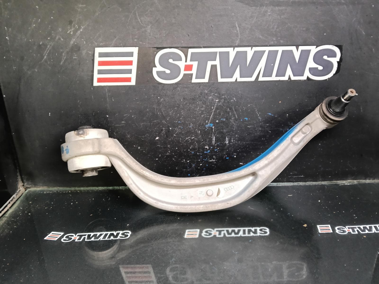 Used auto part listing image: 2018 AUDI Q5 RIGHT FRONT LOWER CONTROL ARM REAR, FY, Q5/SQ5, 02/17- 0000412448