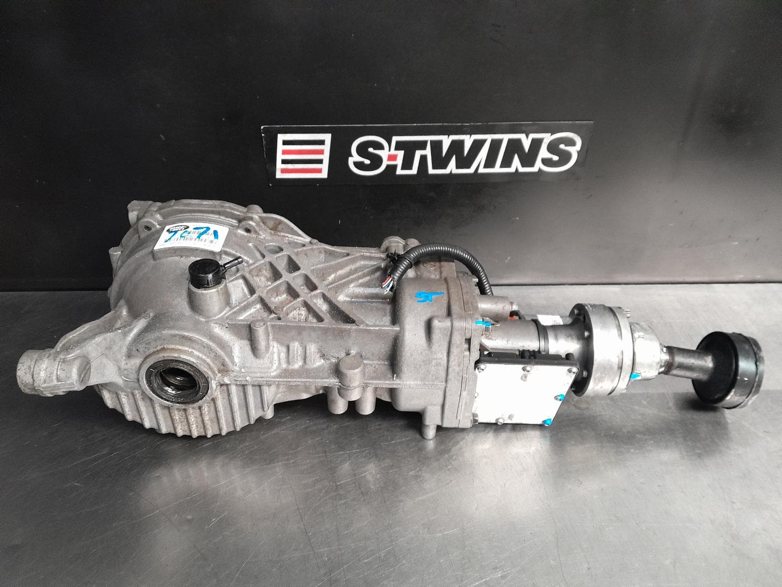 Used auto part listing image: 2019 LAND ROVER DISCOVERY SPORT DIFFERENTIAL CENTRE REAR (COMPLETE), EFFICIENT DRIVELINE, L550, 01/15-06/19 0000288184