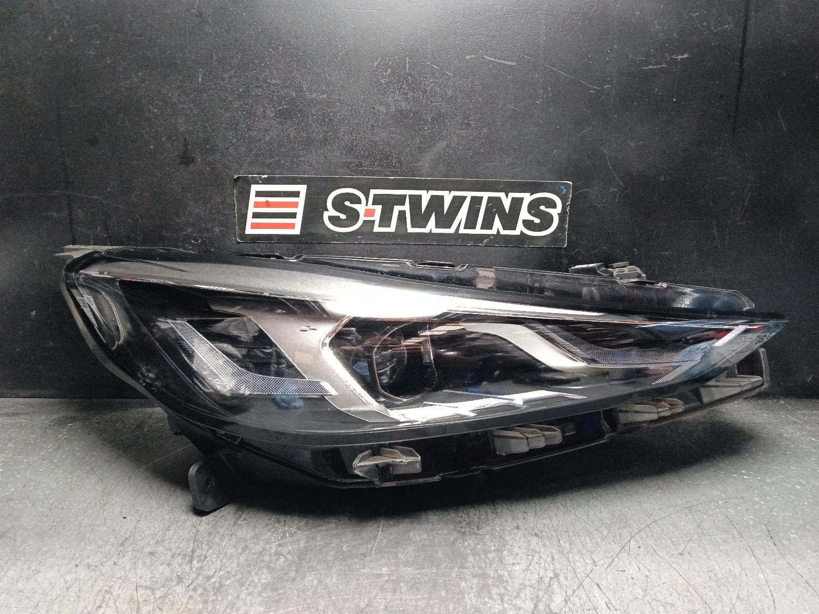 Used auto part listing image: 2024 MG MG5 RIGHT HEADLAMP AP32, W/ LED TYPE, W/ BLANKING COVER, 01/23- 0000407349