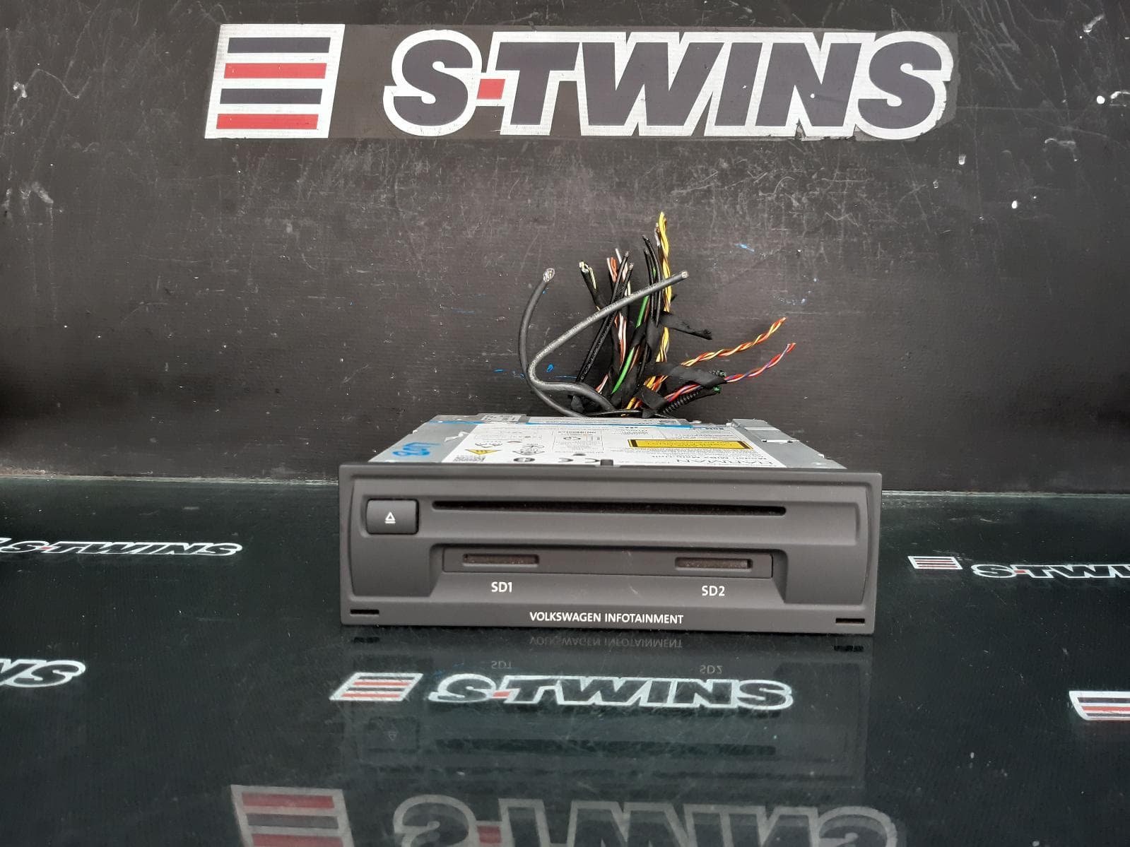 Used auto part listing image: 2017 VOLKSWAGEN TIGUAN 5NA, HEAD UNIT, MULTIMEDIA 2X SD CARD, DISCOVER PRO, 06/16-02/24 0000351809