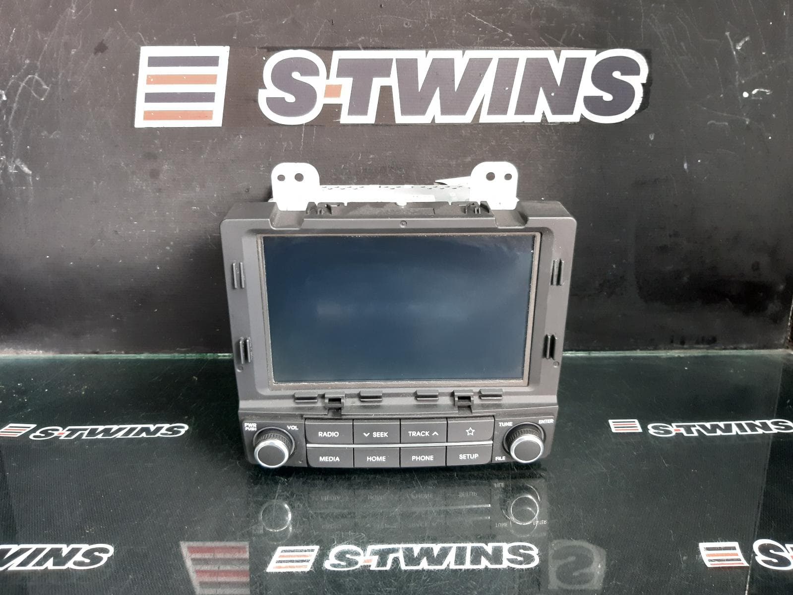 Used auto part listing image: 2019 HYUNDAI ILOAD/IMAX DISPLAY UNIT, 7IN TOUCHSCREEN, TQ, 03/18-03/21 0000356368