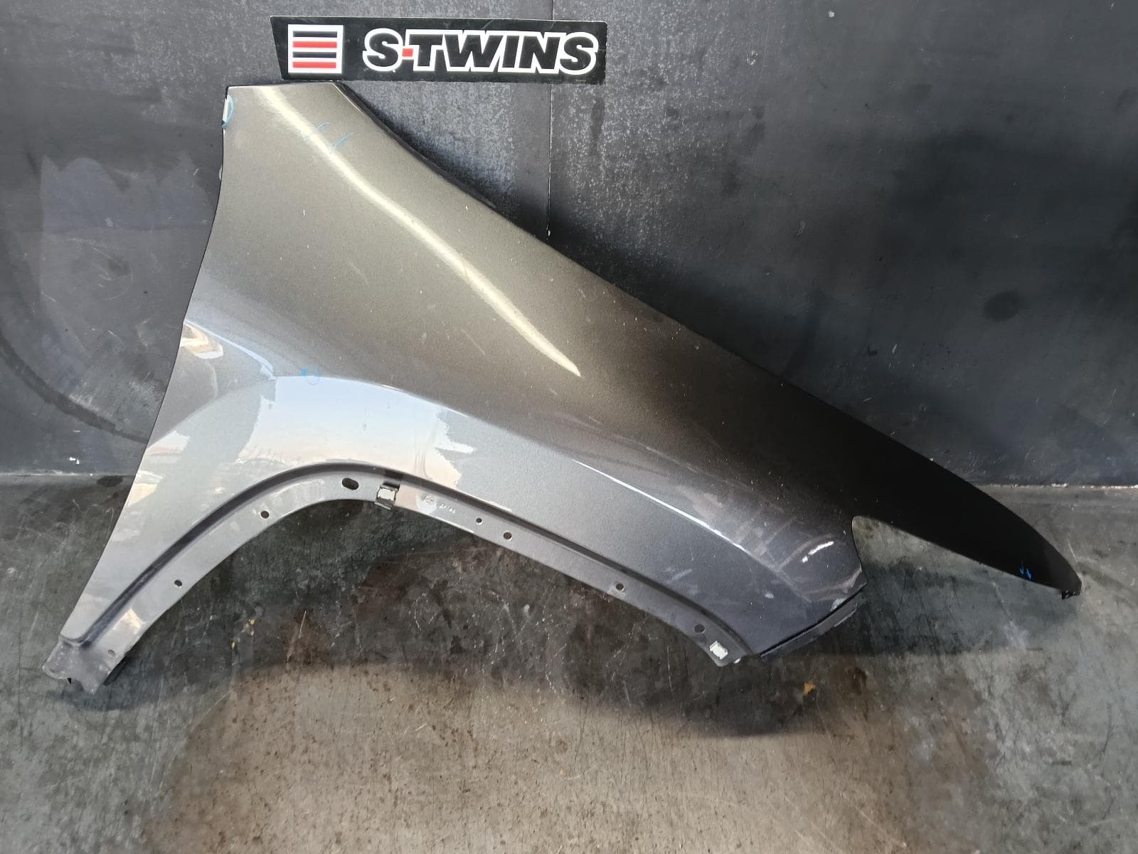 Used auto part listing image: 2015 JEEP CHEROKEE RIGHT GUARD KL, 02/14-03/18 0000395652