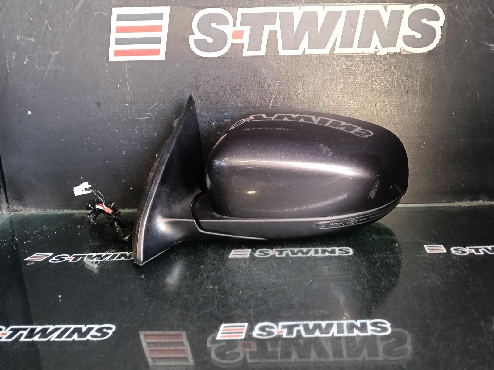Used auto part listing image: 2015 JEEP CHEROKEE LEFT DOOR MIRROR KL, POWER FOLD, COLOUR CODED, NON BLIND SPOT TYPE, 02/14-03/18 0000395821