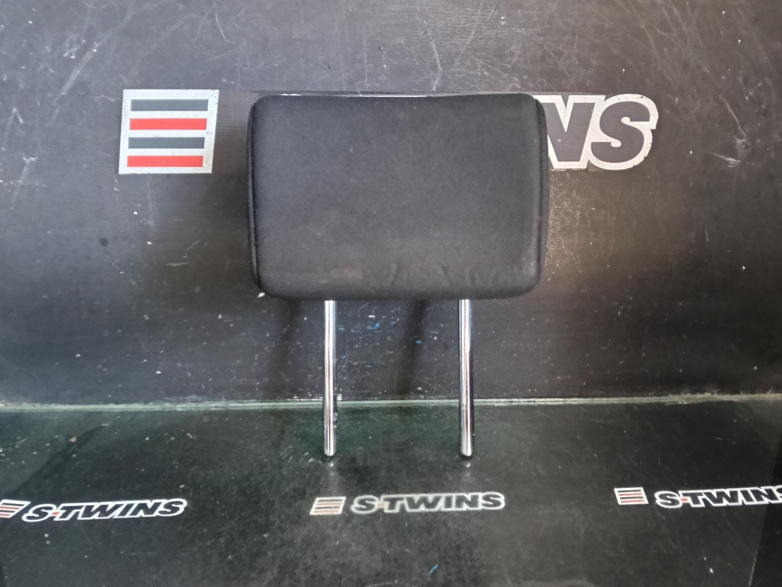 Used auto part listing image: 2014 MITSUBISHI OUTLANDER HEADREST LH REAR 2ND ROW, CLOTH, ZJ, 10/12-03/15 0000395843