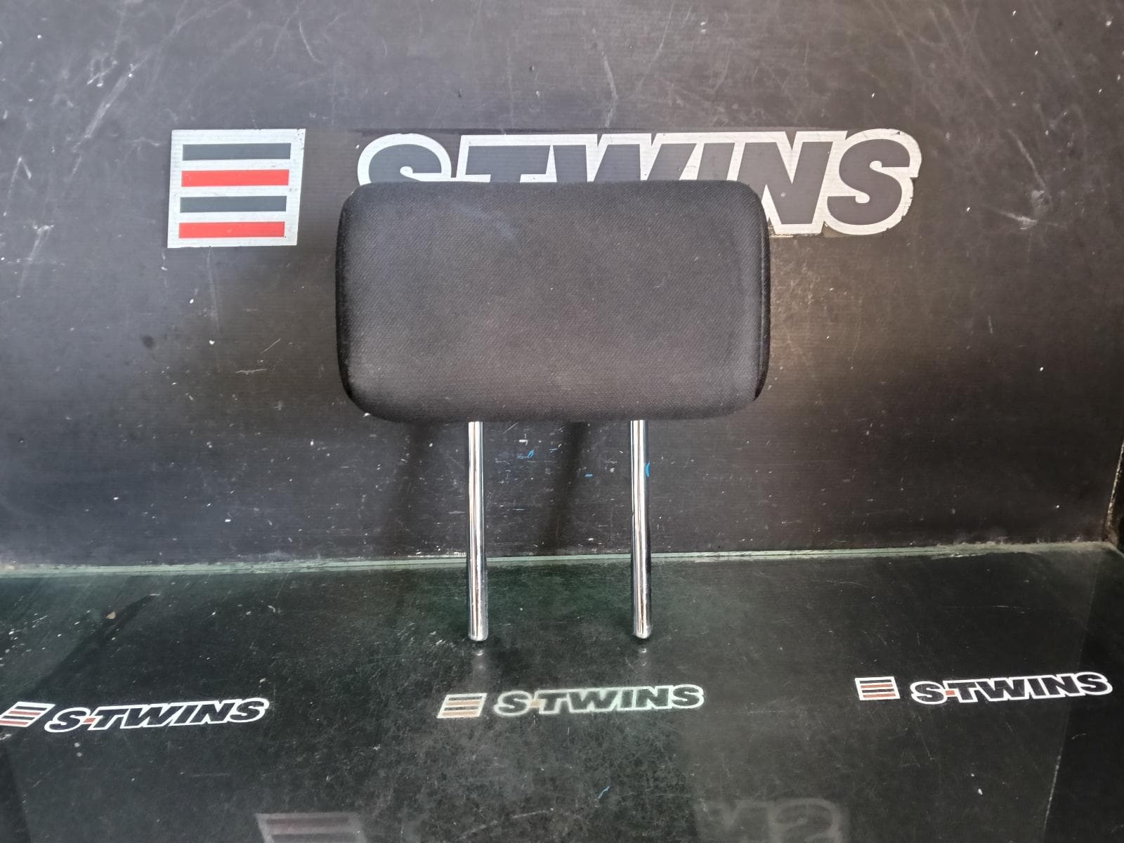 Used auto part listing image: 2014 MITSUBISHI OUTLANDER HEADREST CENTRE REAR 2ND ROW, CLOTH, ZJ, 10/12-03/15 0000395844